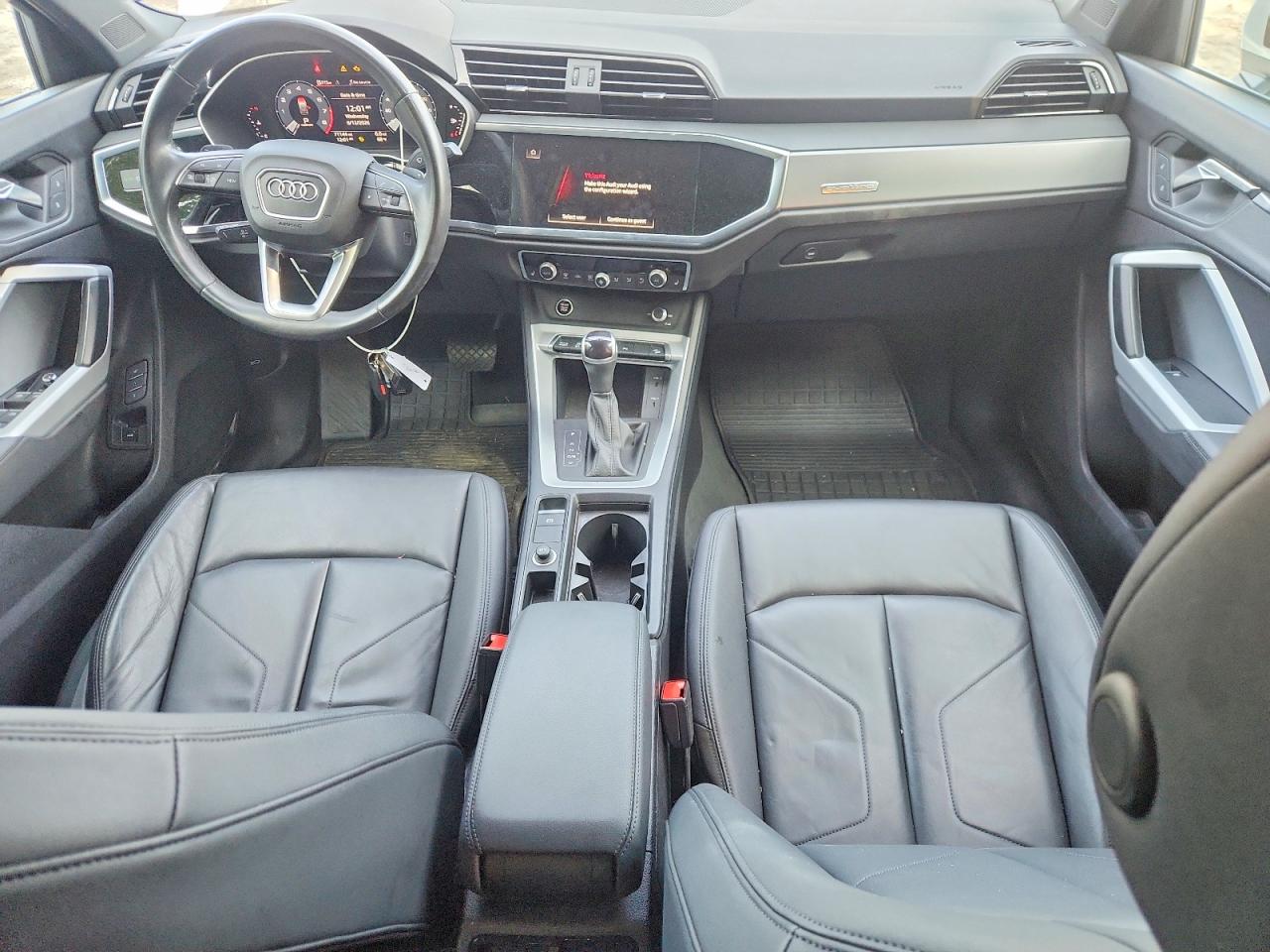 2023 Audi Q3 Premium S Line 45 Белый vin: WA1DECF36P1069344