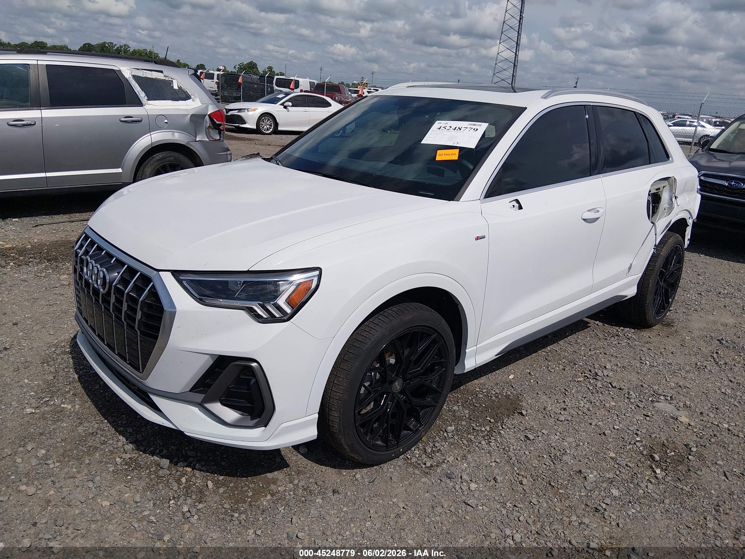 2025 Audi Q3 Premium 45 Tfsi S Line Quattro Tiptronic Белый vin: WA1DECF36S1075301