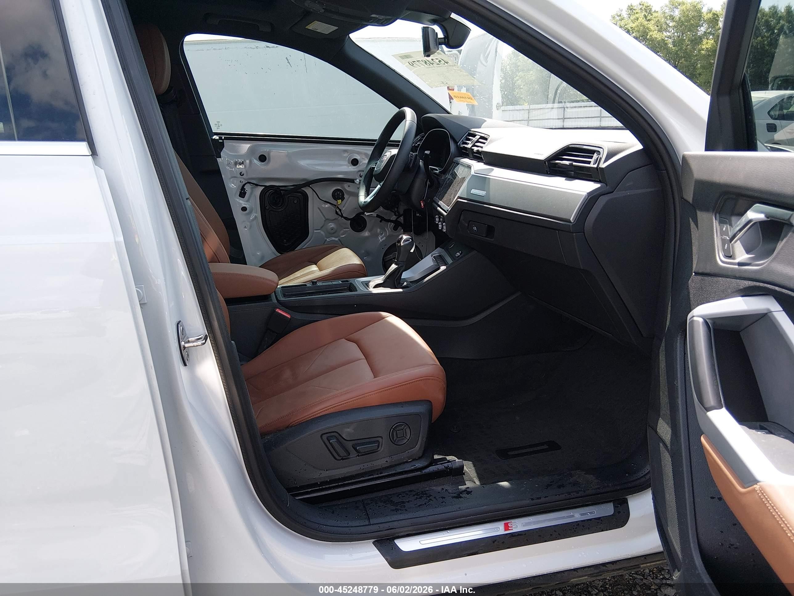 2025 Audi Q3 Premium 45 Tfsi S Line Quattro Tiptronic Белый vin: WA1DECF36S1075301