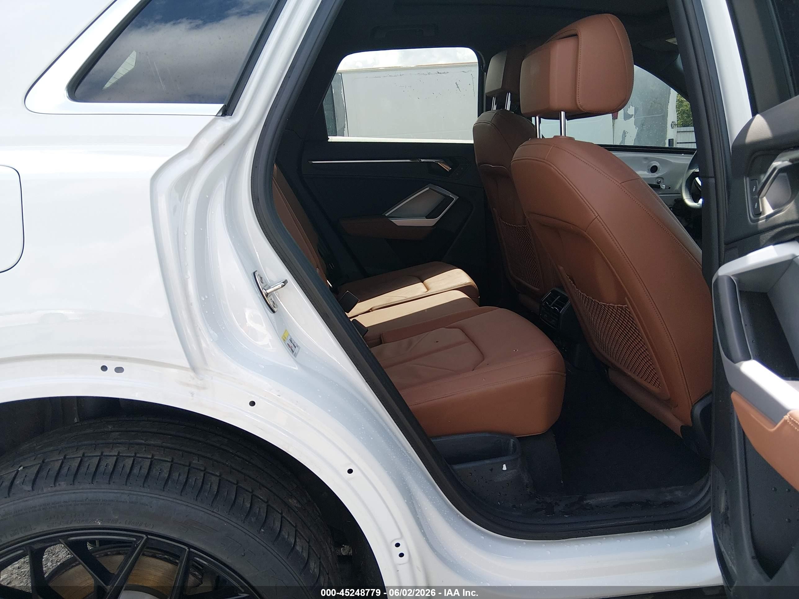 2025 Audi Q3 Premium 45 Tfsi S Line Quattro Tiptronic Белый vin: WA1DECF36S1075301