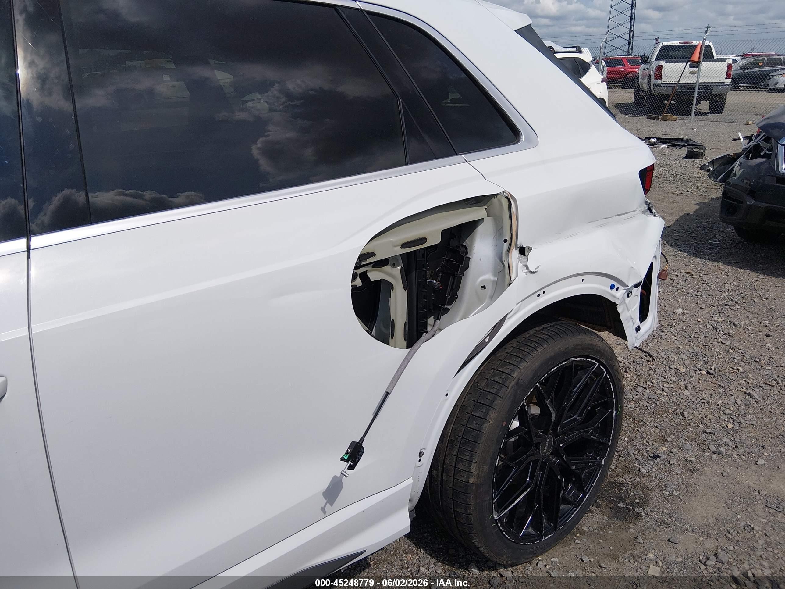 2025 Audi Q3 Premium 45 Tfsi S Line Quattro Tiptronic Белый vin: WA1DECF36S1075301