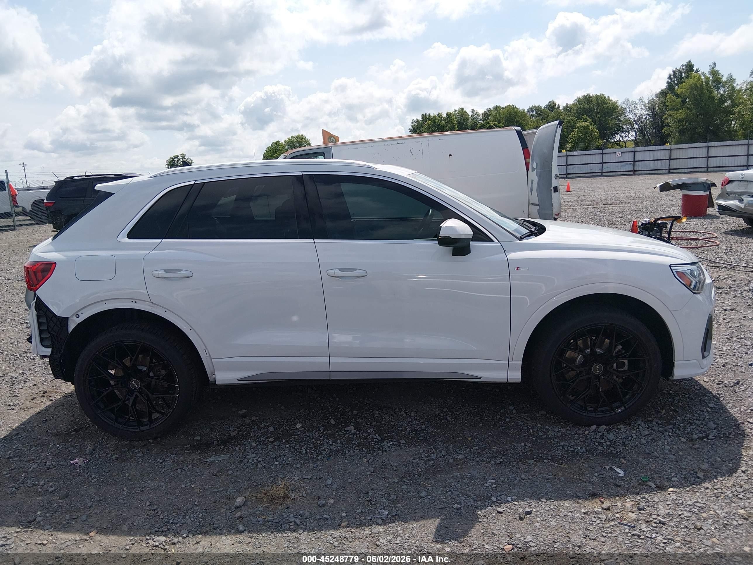 2025 Audi Q3 Premium 45 Tfsi S Line Quattro Tiptronic Белый vin: WA1DECF36S1075301