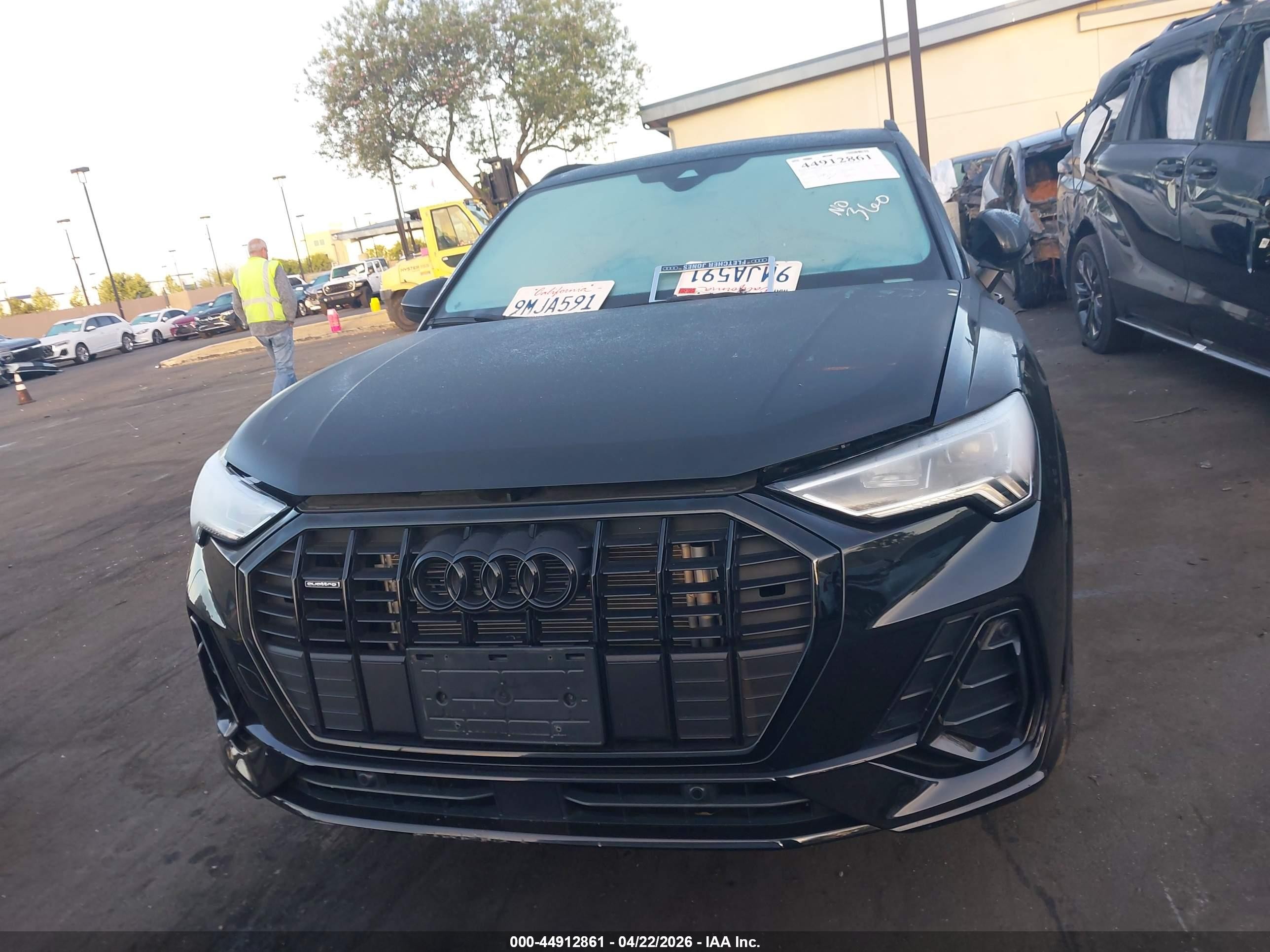 2024 Audi Q3 Premium 45 Tfsi S Line Quattro Tiptronic Black vin: WA1DECF37R1082865