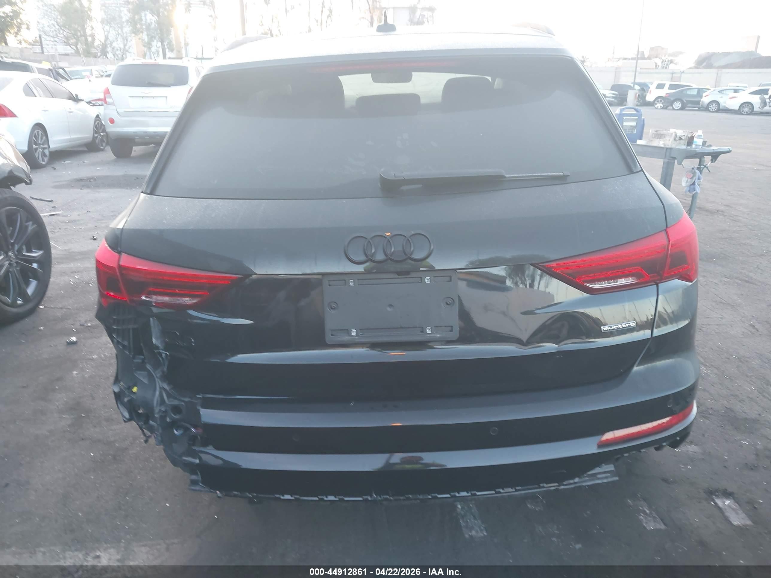 2024 Audi Q3 Premium 45 Tfsi S Line Quattro Tiptronic Black vin: WA1DECF37R1082865