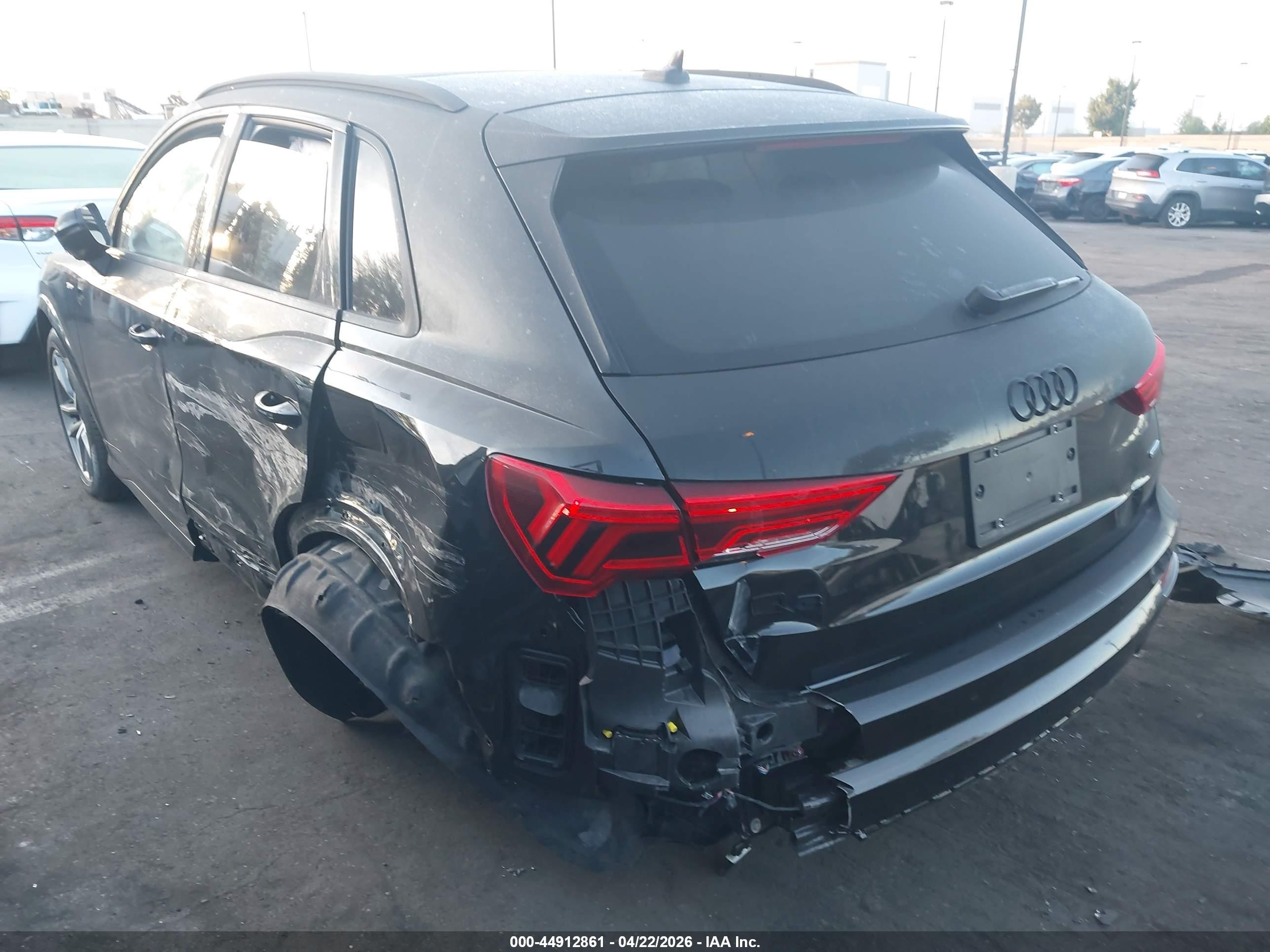 2024 Audi Q3 Premium 45 Tfsi S Line Quattro Tiptronic Black vin: WA1DECF37R1082865