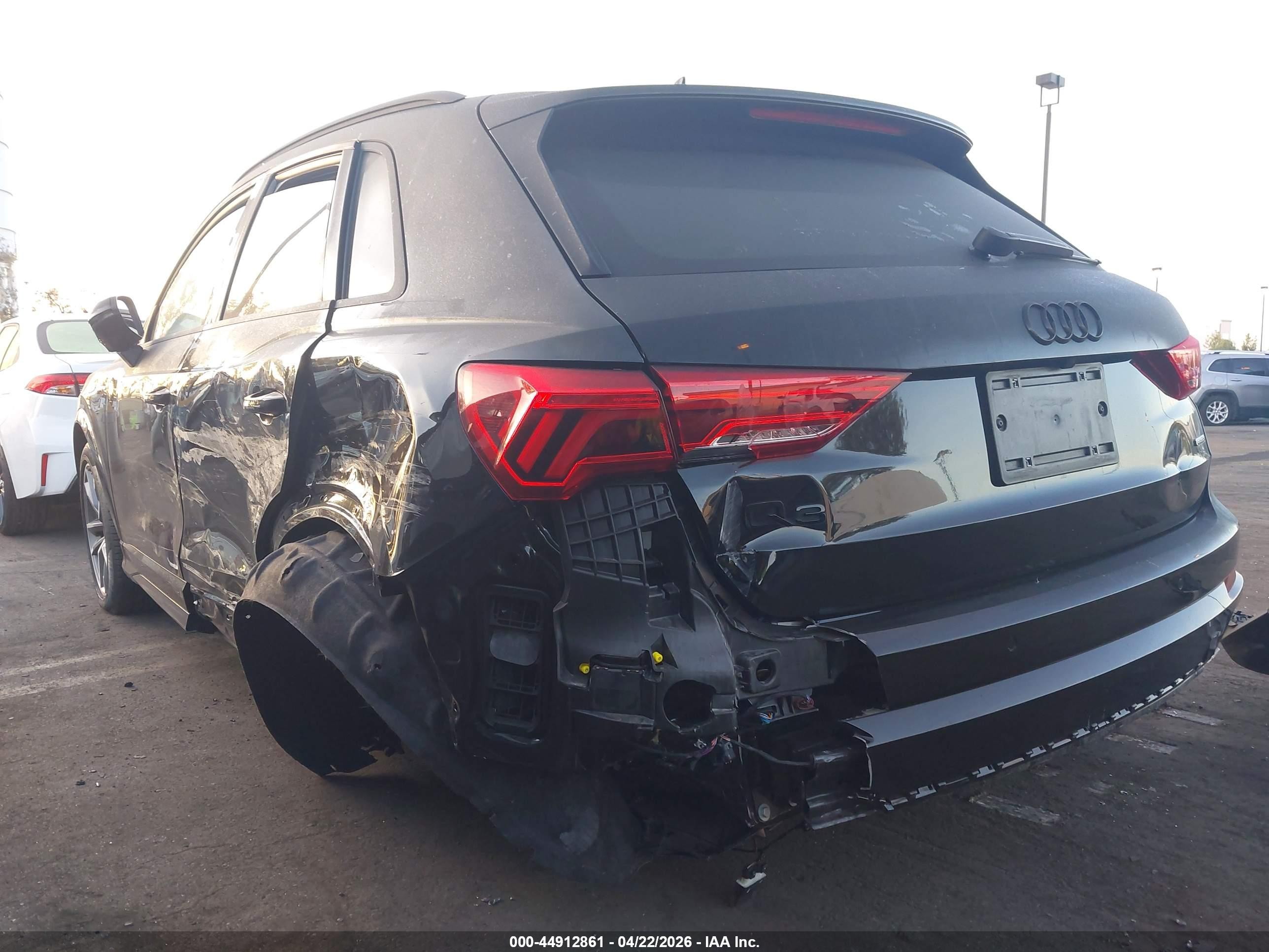 2024 Audi Q3 Premium 45 Tfsi S Line Quattro Tiptronic Black vin: WA1DECF37R1082865