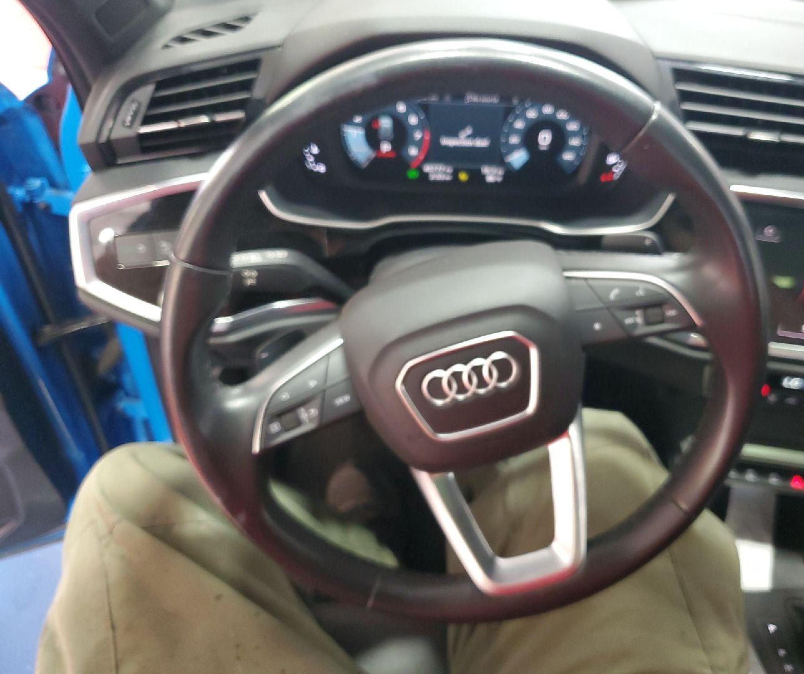 2023 Audi Q3 Premium 45 Tfsi S Line Quattro Tiptronic vin: WA1DECF38P1109231