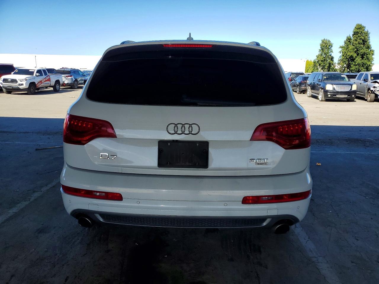 2015 Audi Q7 Prestige Белый vin: WA1DGAFE4FD018194