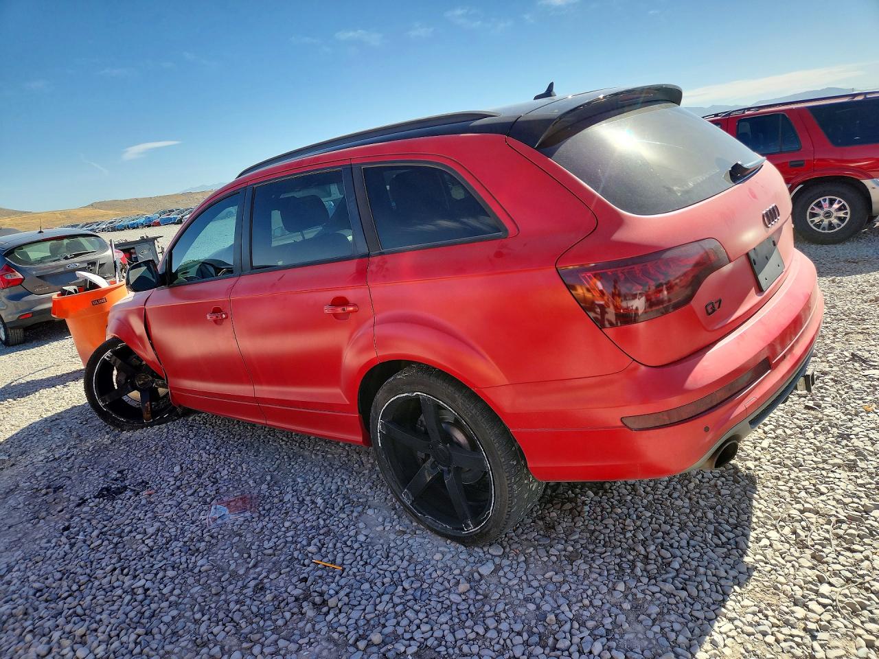 2015 Audi Q7 Prestige Red vin: WA1DGAFE4FD024772
