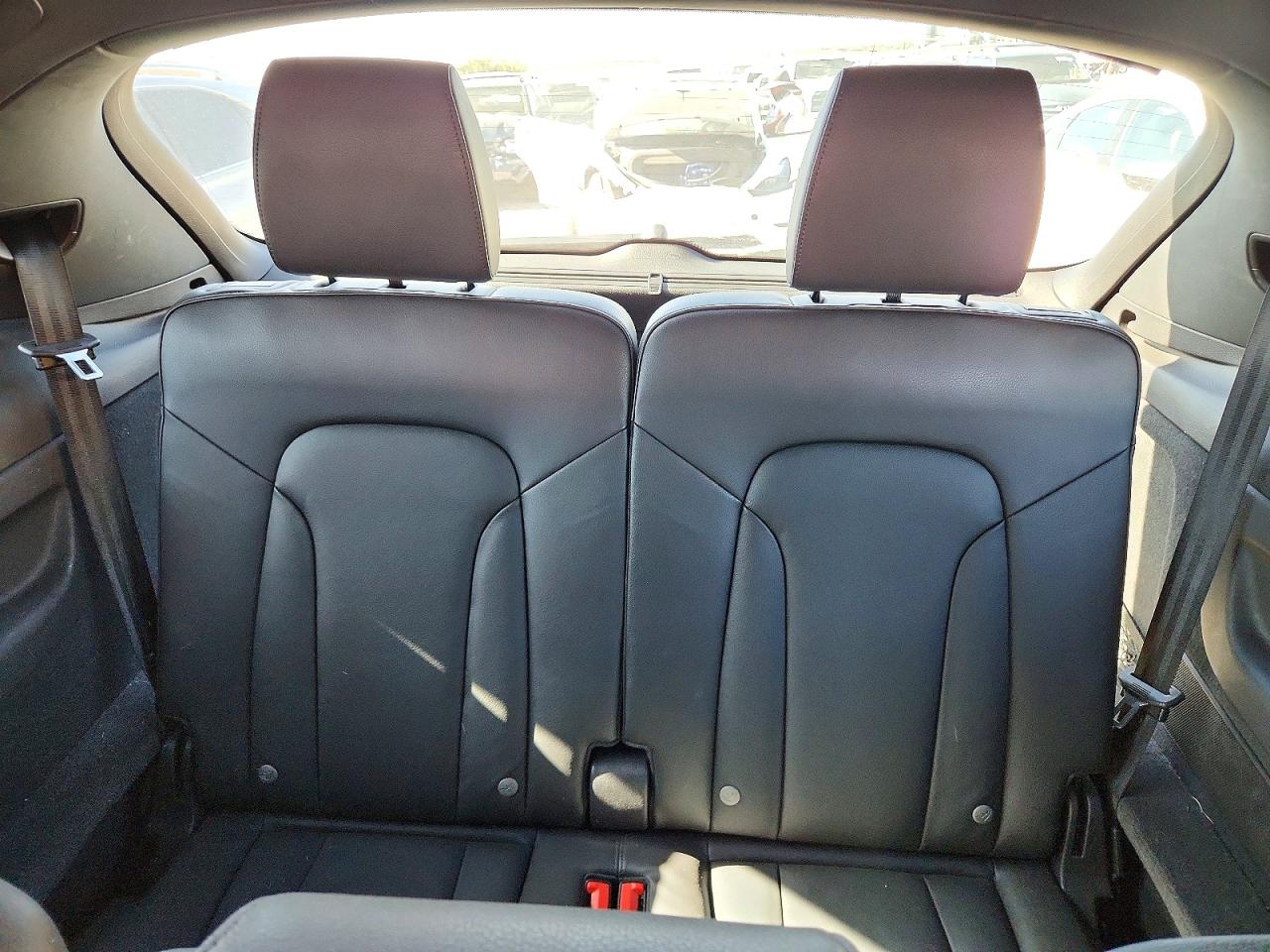 2015 Audi Q7 Prestige Red vin: WA1DGAFE4FD024772