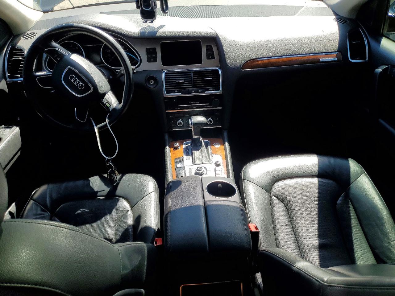 2014 Audi Q7 Prestige Blue vin: WA1DGAFE6ED015621