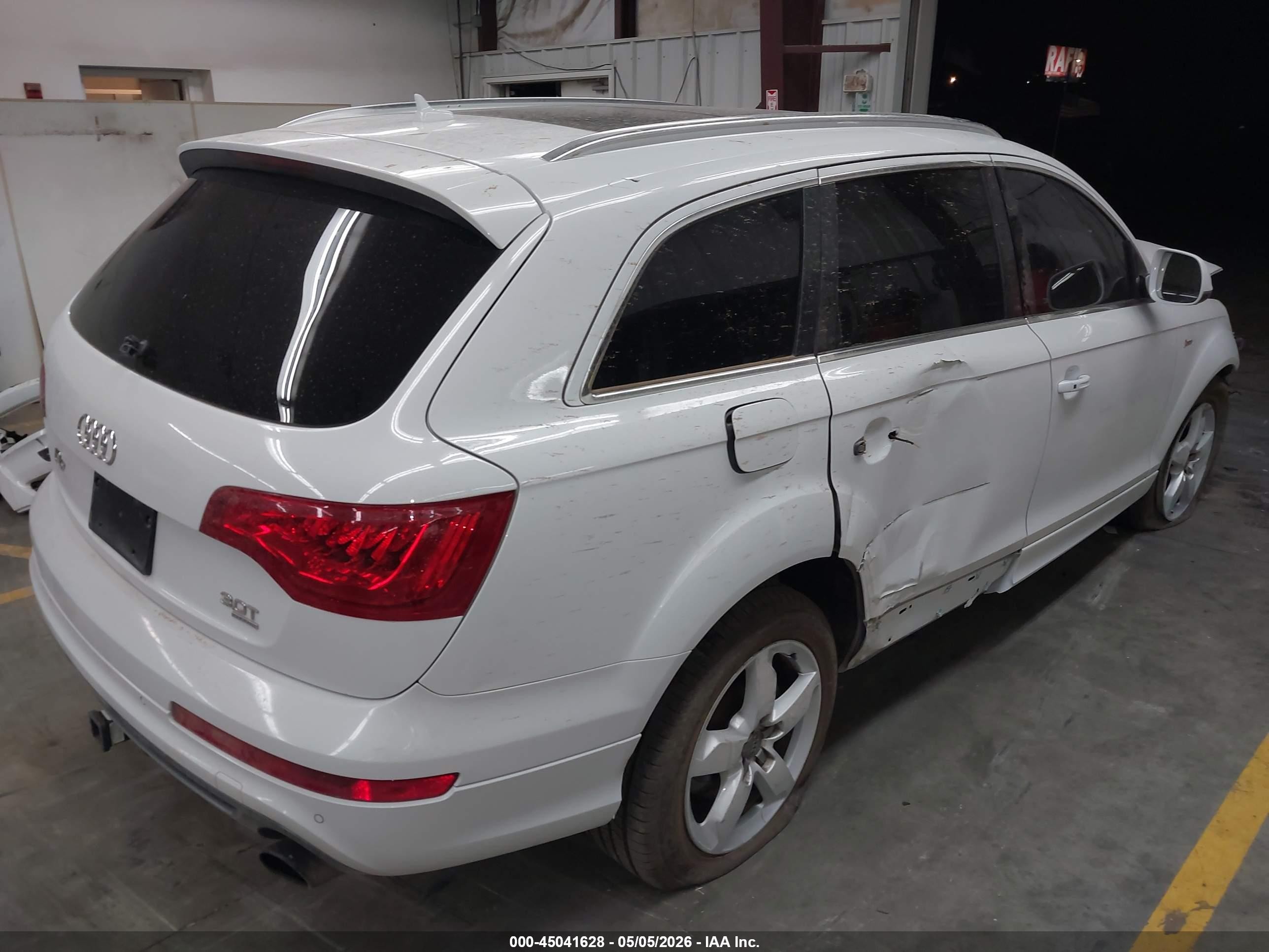 2015 Audi Q7 3.0t S Line Prestige White vin: WA1DGAFE7FD003639