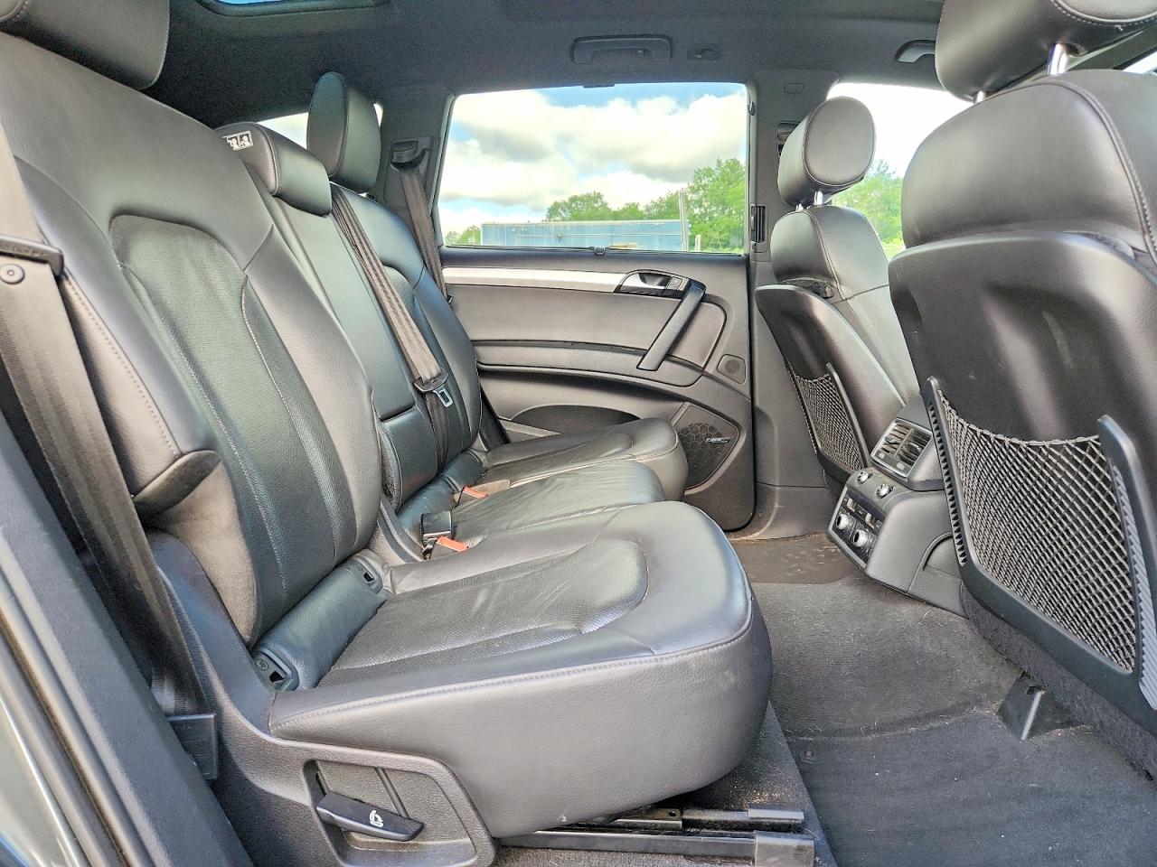 2015 Audi Q7 Prestige Серый vin: WA1DGAFE8FD023074