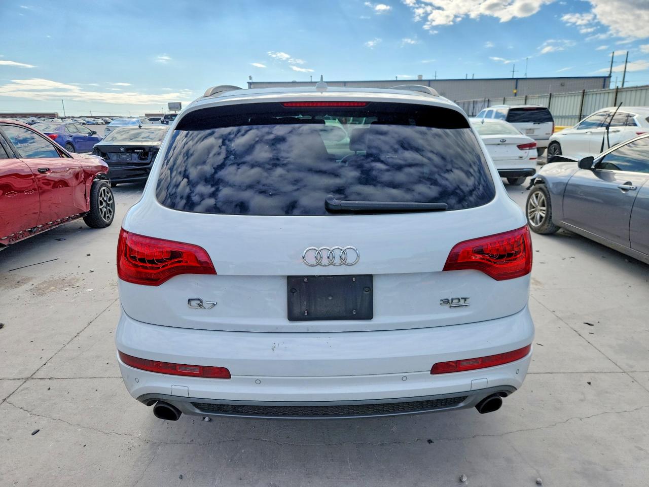 2015 Audi Q7 Prestige White vin: WA1DGAFE8FD030784