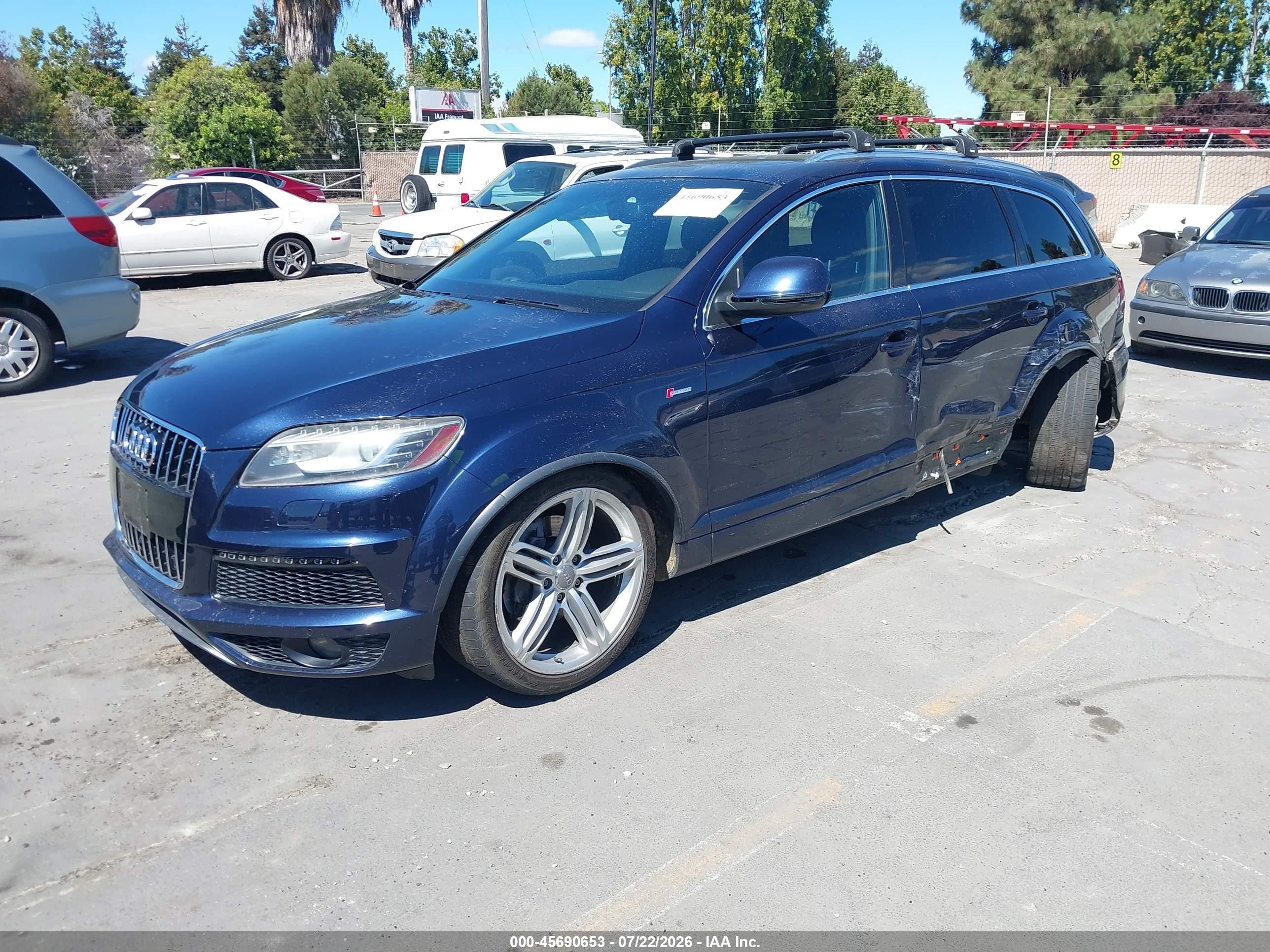 2014 Audi Q7 3.0t S Line Prestige Blue vin: WA1DGAFE9ED004483