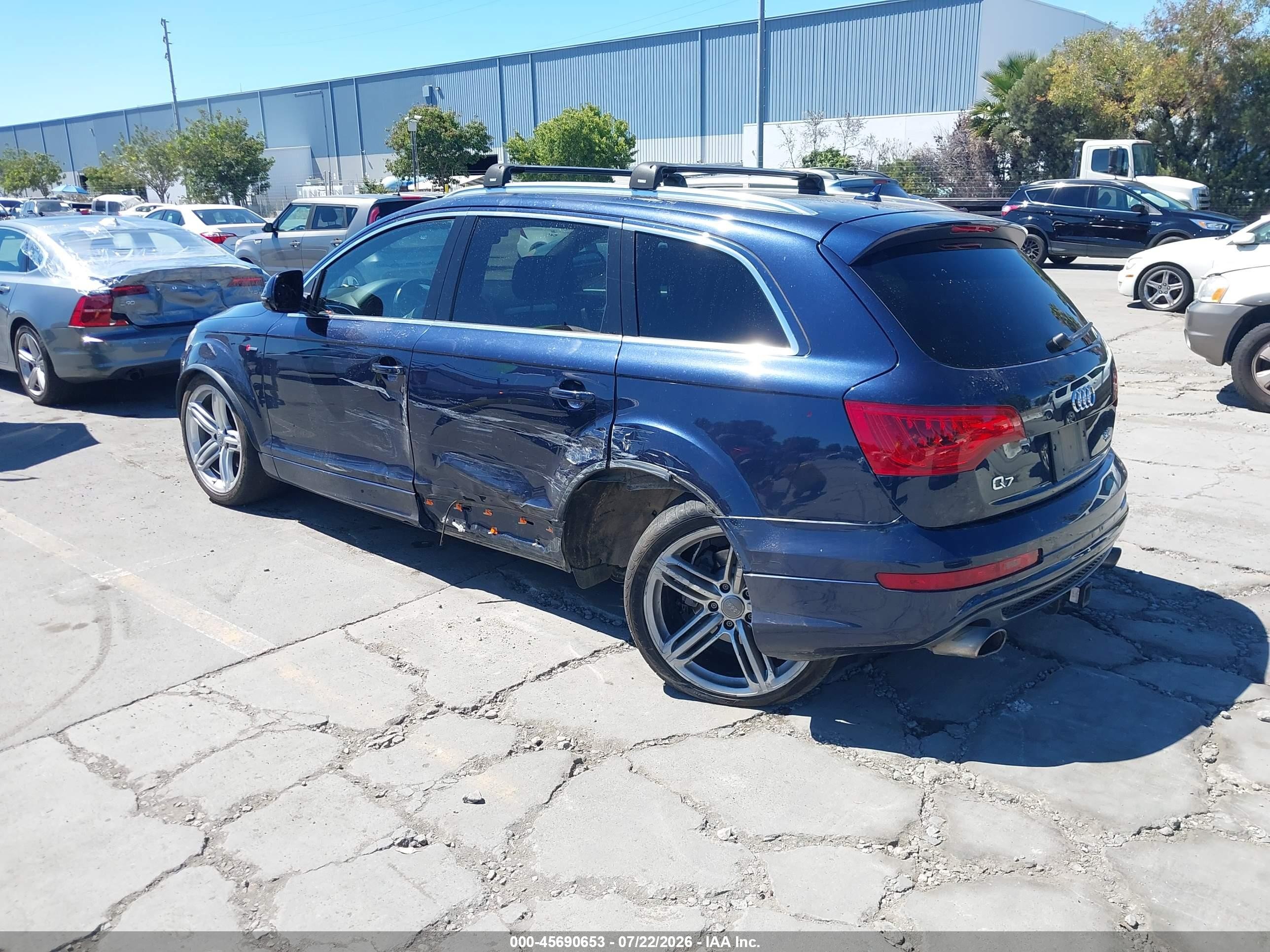 2014 Audi Q7 3.0t S Line Prestige Blue vin: WA1DGAFE9ED004483