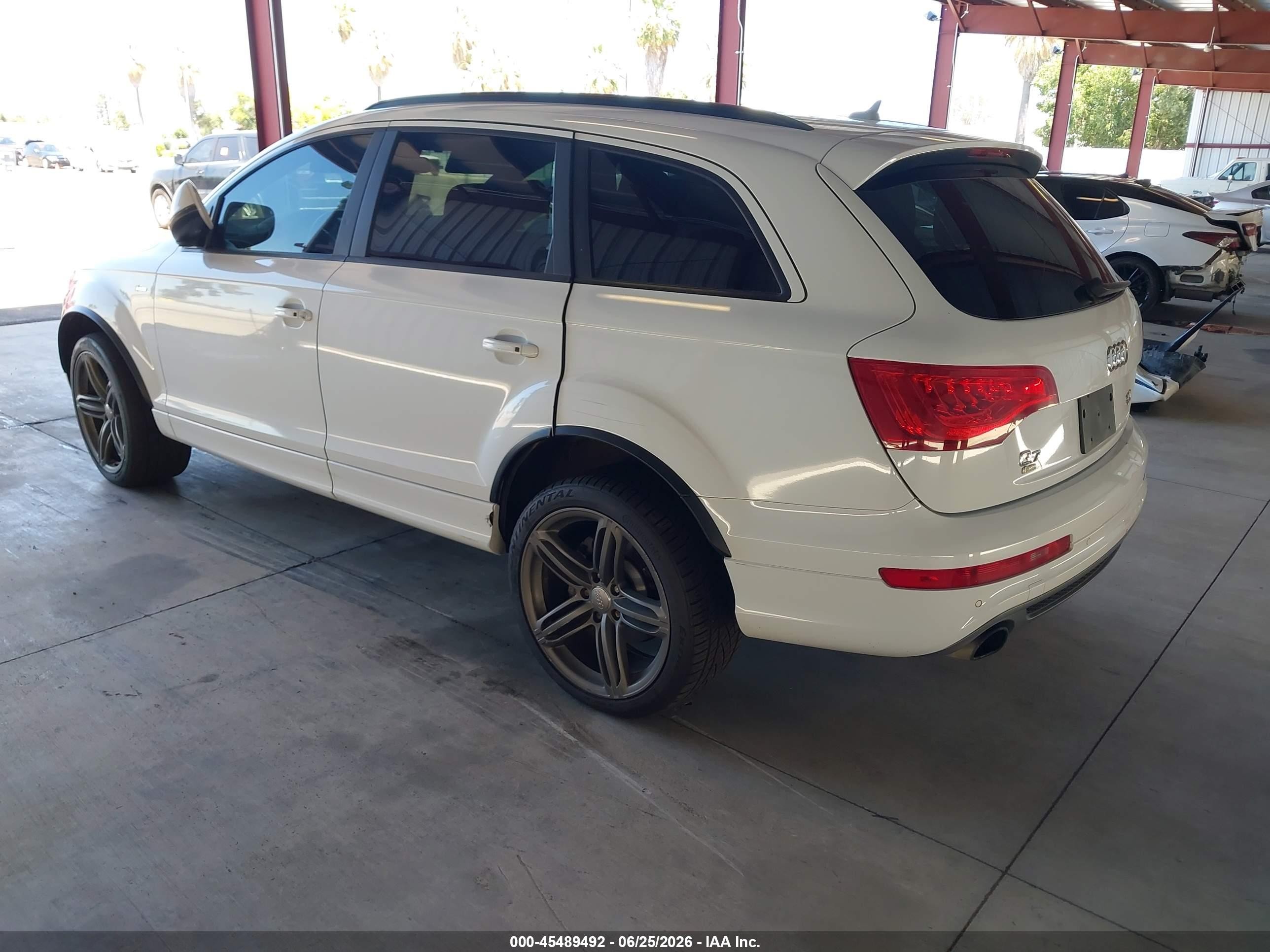 2014 Audi Q7 3.0t S Line Prestige White vin: WA1DGAFE9ED012051