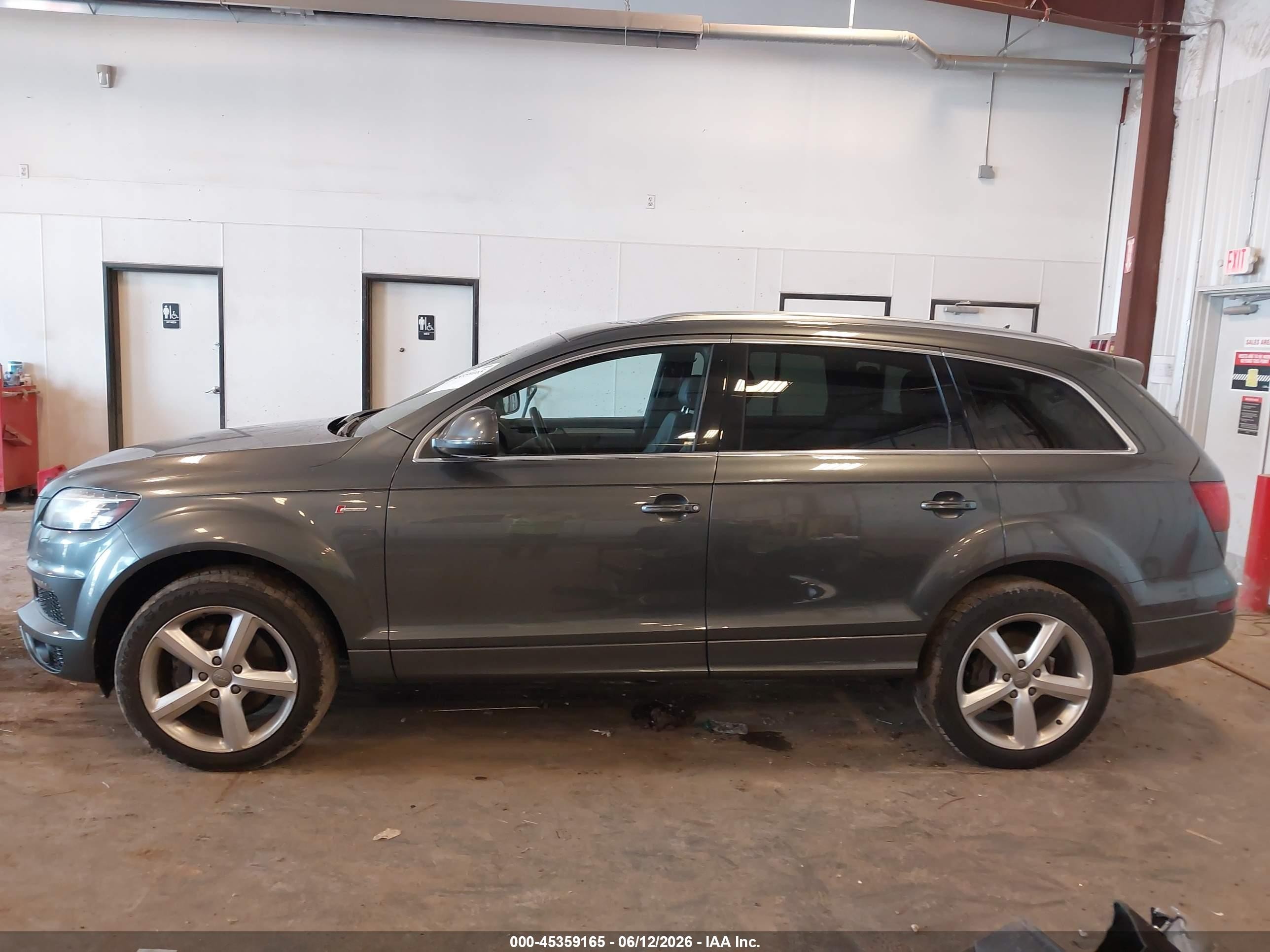 2014 Audi Q7 3.0t S Line Prestige Gray vin: WA1DGAFE9ED018402
