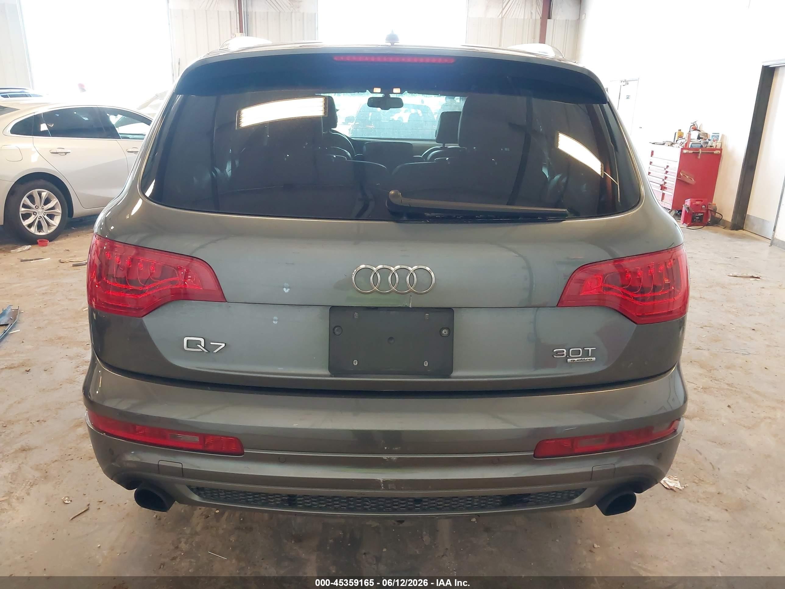 2014 Audi Q7 3.0t S Line Prestige Gray vin: WA1DGAFE9ED018402