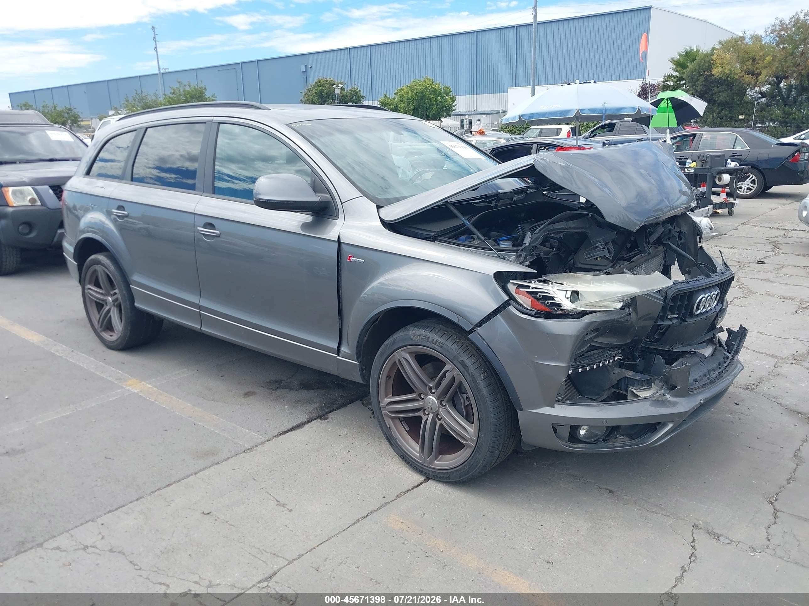 2015 Audi Q7 3.0t S Line Prestige Gray vin: WA1DGAFE9FD017591