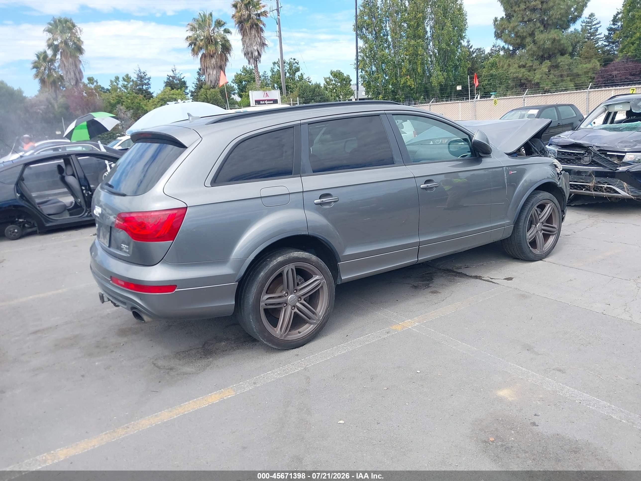2015 Audi Q7 3.0t S Line Prestige Gray vin: WA1DGAFE9FD017591