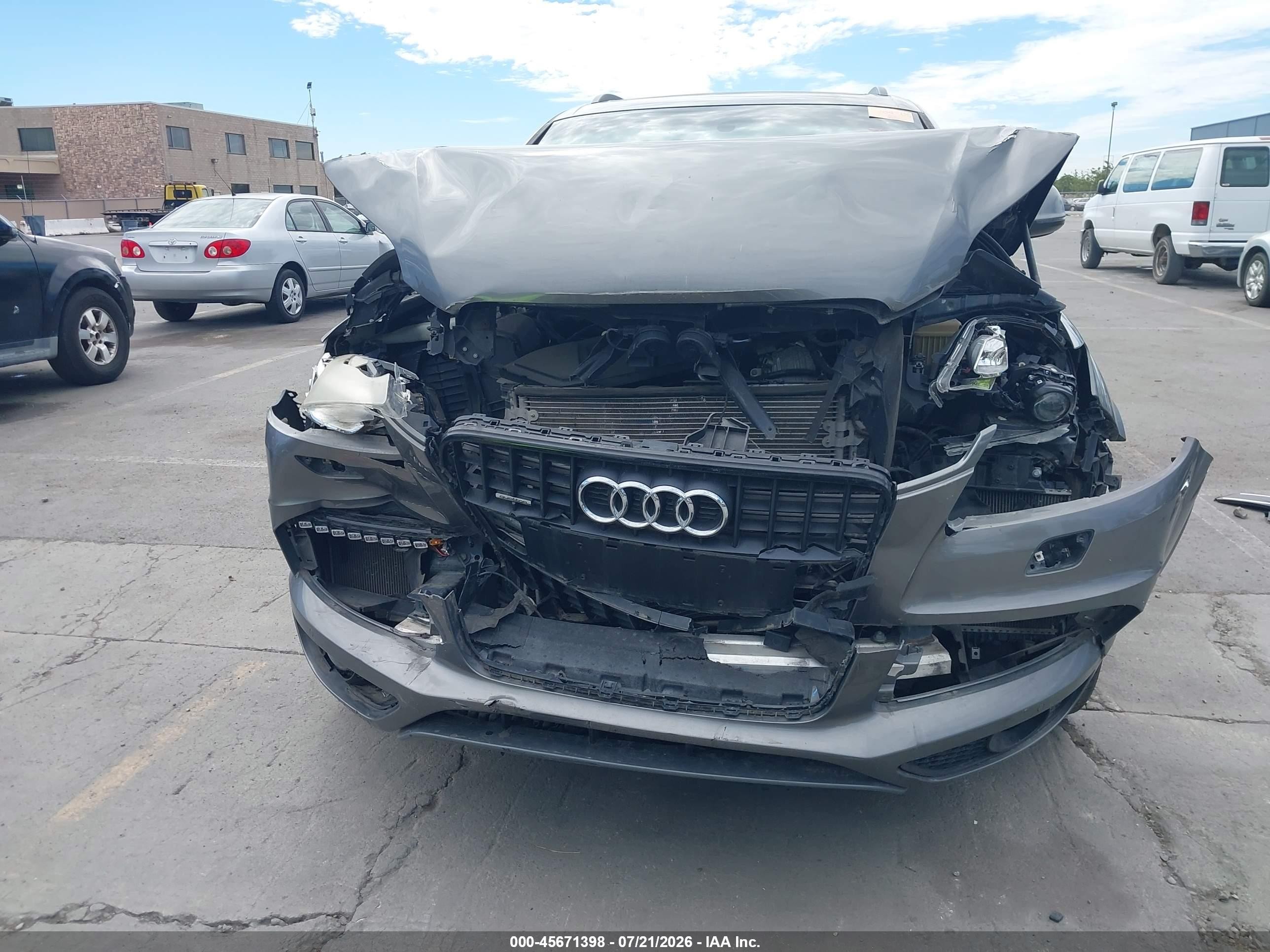 2015 Audi Q7 3.0t S Line Prestige Gray vin: WA1DGAFE9FD017591