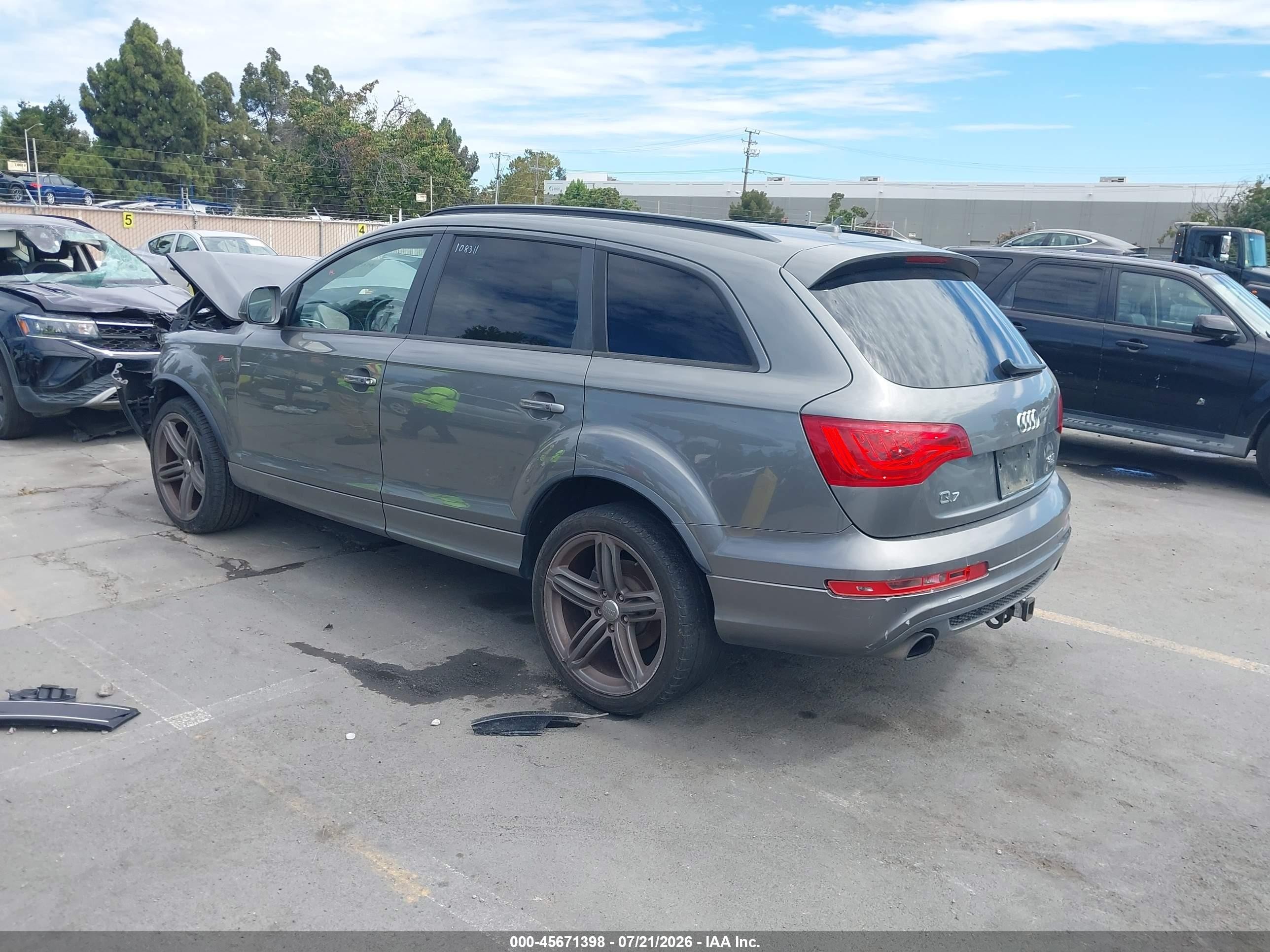 2015 Audi Q7 3.0t S Line Prestige Gray vin: WA1DGAFE9FD017591