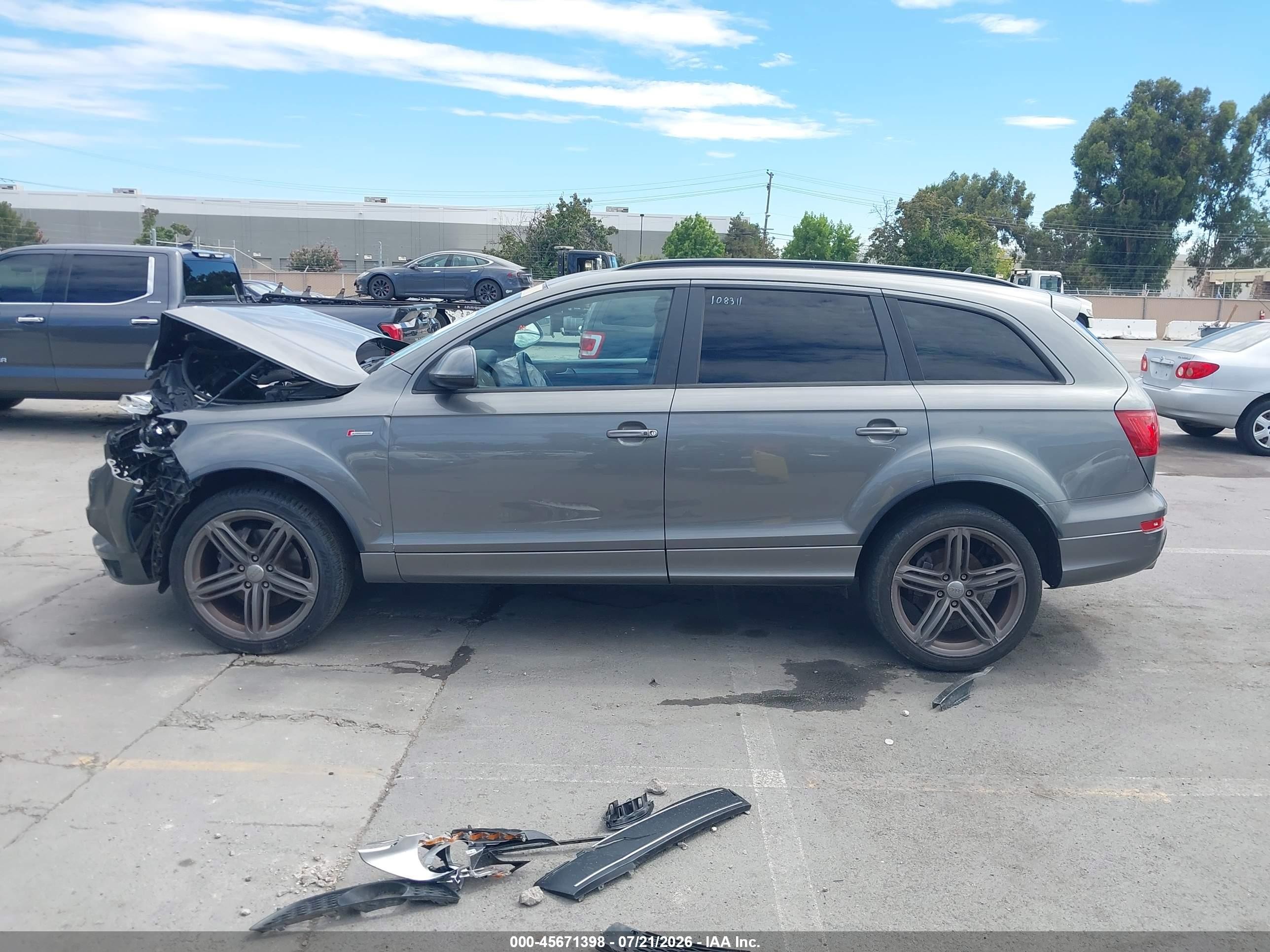 2015 Audi Q7 3.0t S Line Prestige Gray vin: WA1DGAFE9FD017591