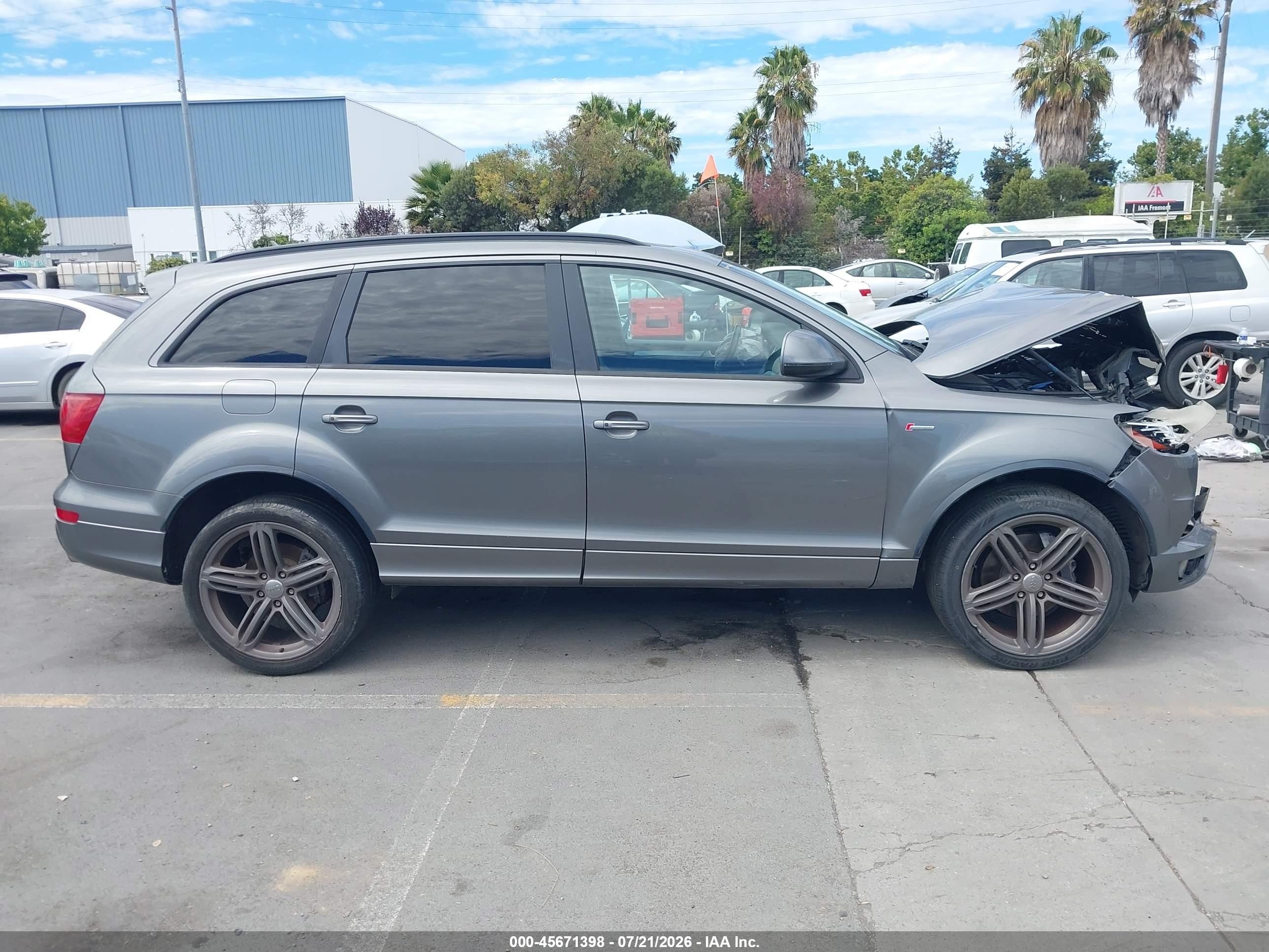 2015 Audi Q7 3.0t S Line Prestige Gray vin: WA1DGAFE9FD017591