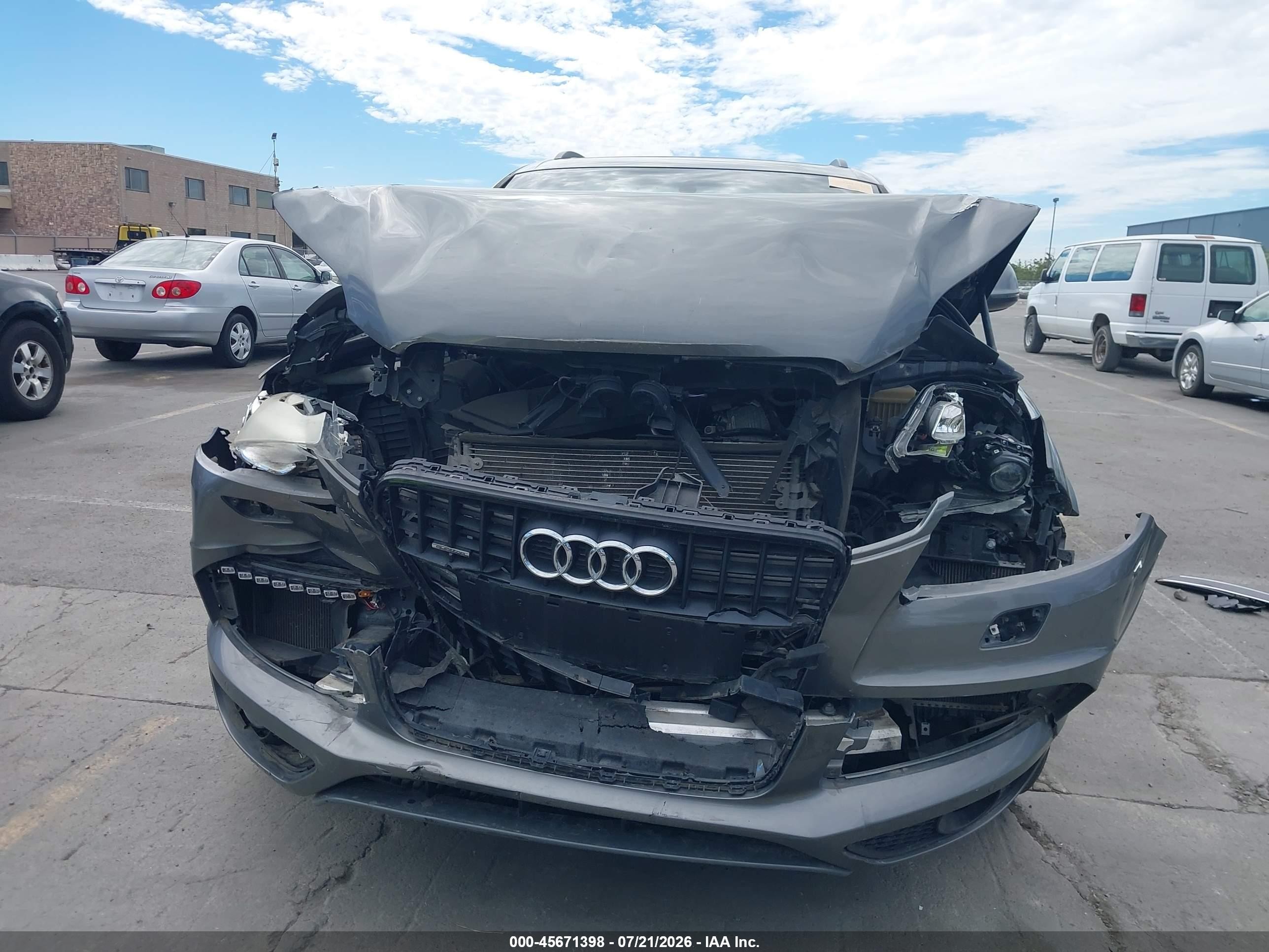 2015 Audi Q7 3.0t S Line Prestige Gray vin: WA1DGAFE9FD017591