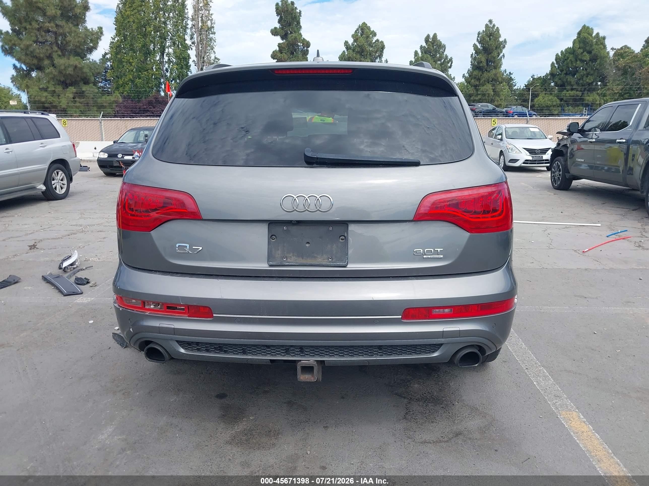 2015 Audi Q7 3.0t S Line Prestige Gray vin: WA1DGAFE9FD017591
