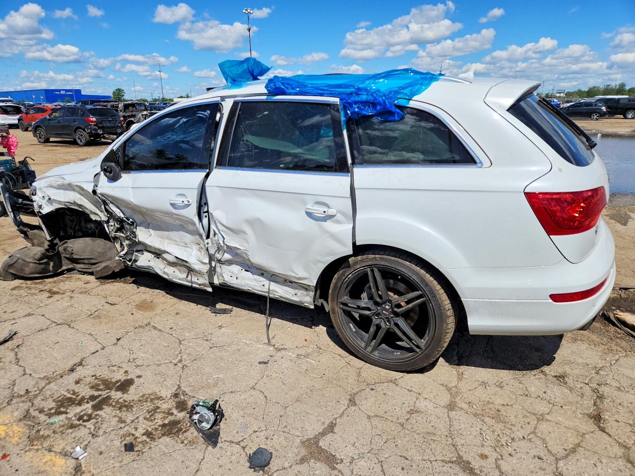 2015 Audi Q7 Prestige Белый vin: WA1DGAFE9FD018109