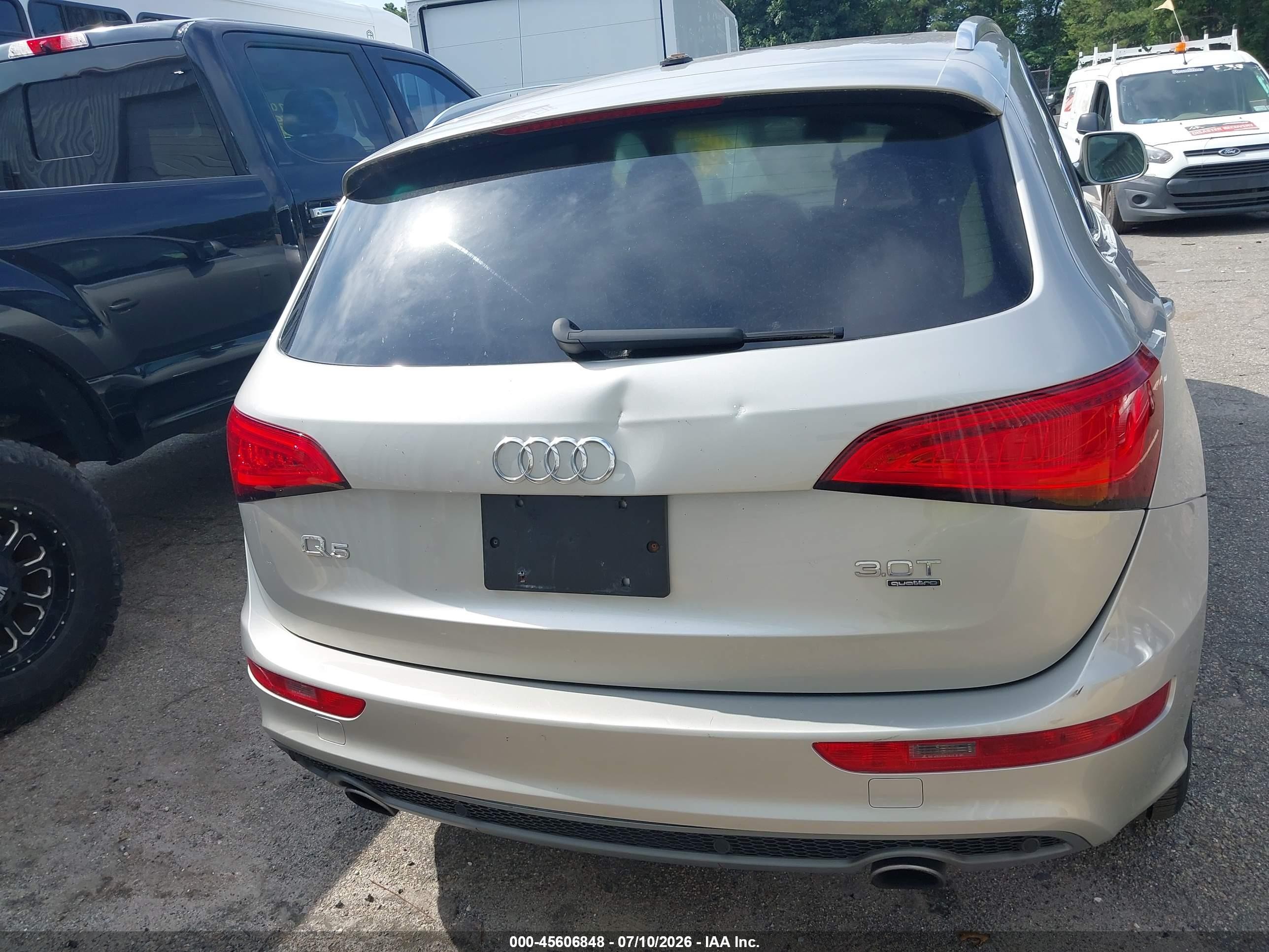 2013 Audi Q5 3.0t Premium Plus Серебряный vin: WA1DGAFP1DA032375