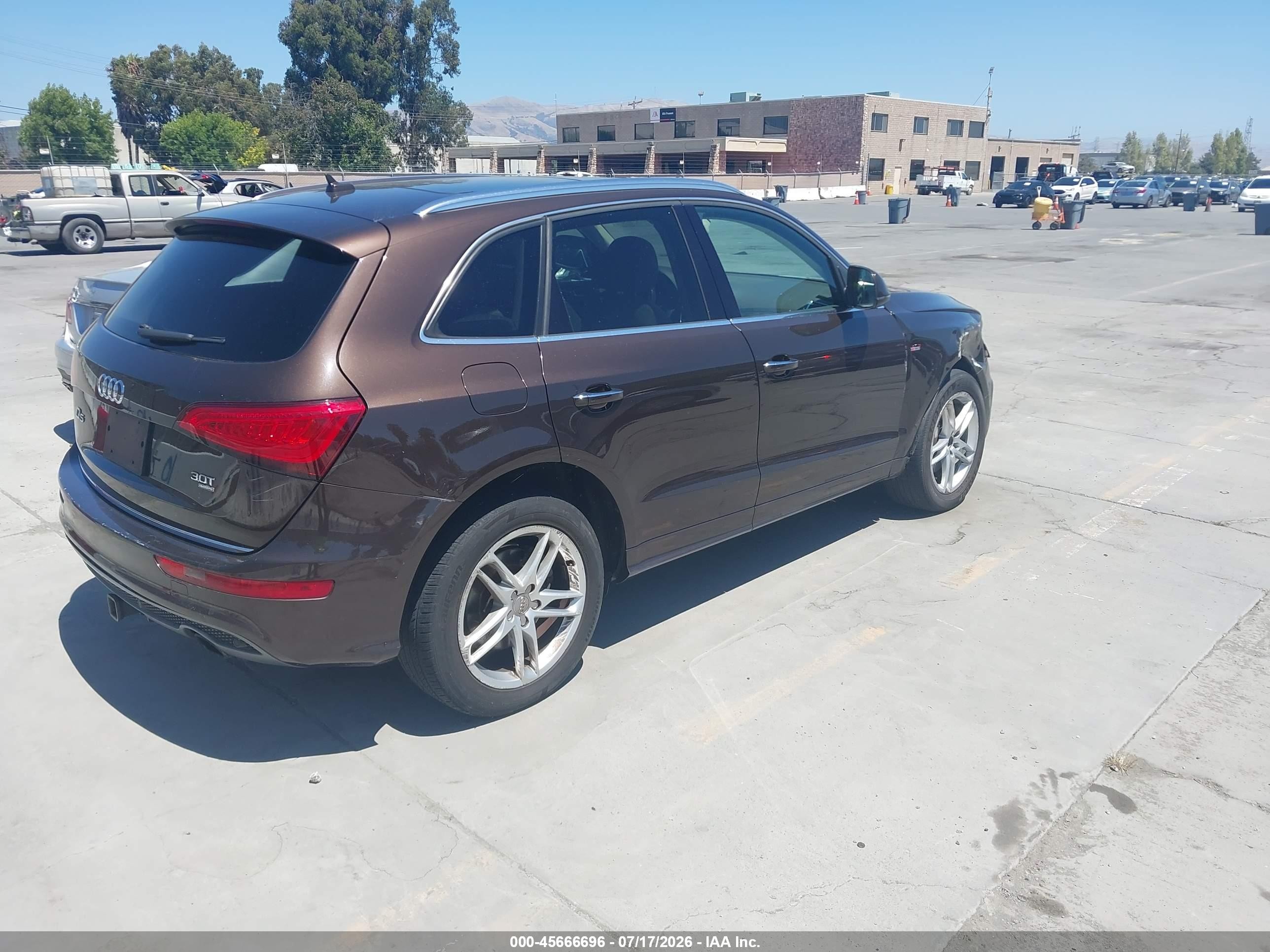 2015 Audi Q5 3.0t Premium Plus Brown vin: WA1DGAFP1FA012338