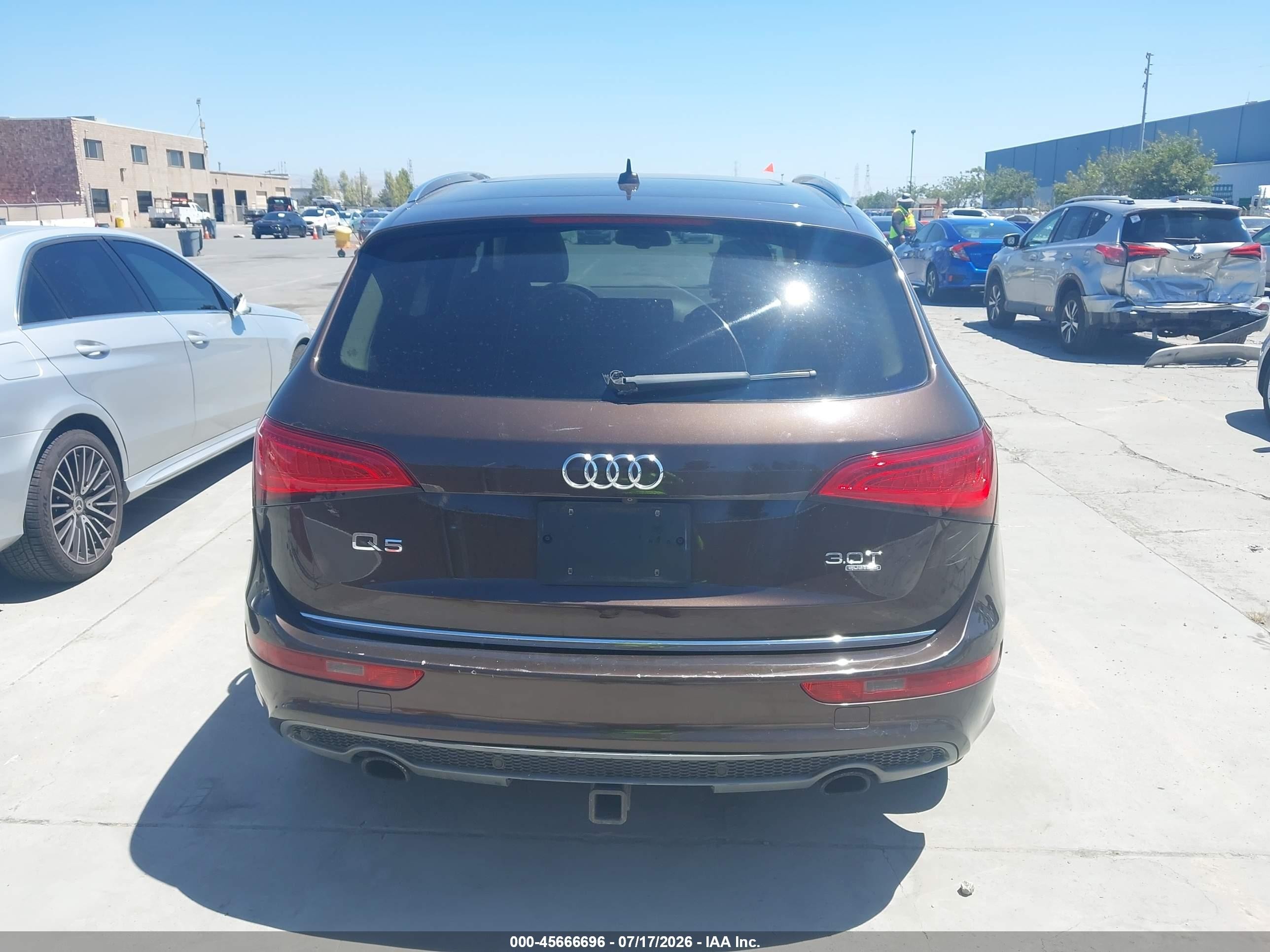 2015 Audi Q5 3.0t Premium Plus Brown vin: WA1DGAFP1FA012338