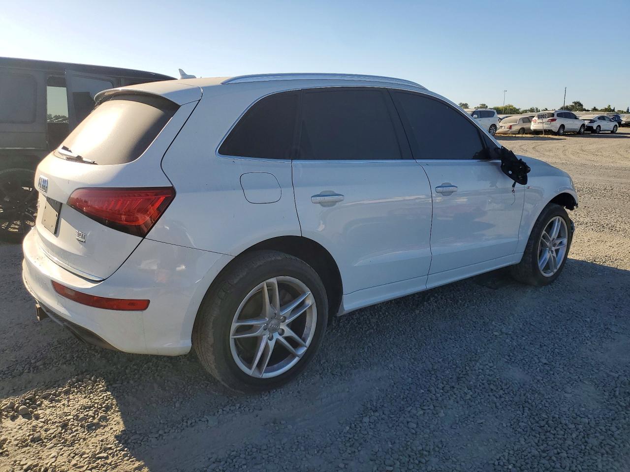 2015 Audi Q5 Premium Plus White vin: WA1DGAFP1FA079988
