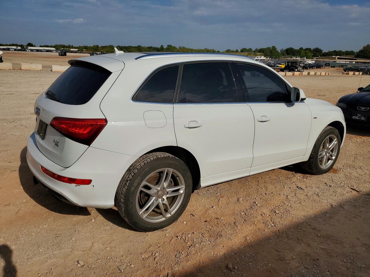 2014 Audi Q5 Premium Plus White vin: WA1DGAFP2EA079139