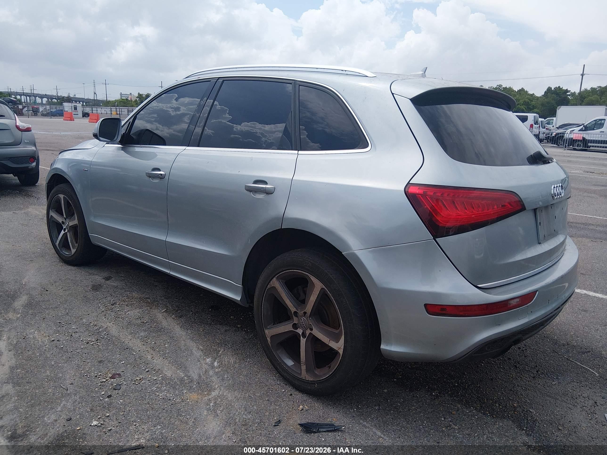 2015 Audi Q5 3.0t Premium Plus Light Blue vin: WA1DGAFP4FA119805