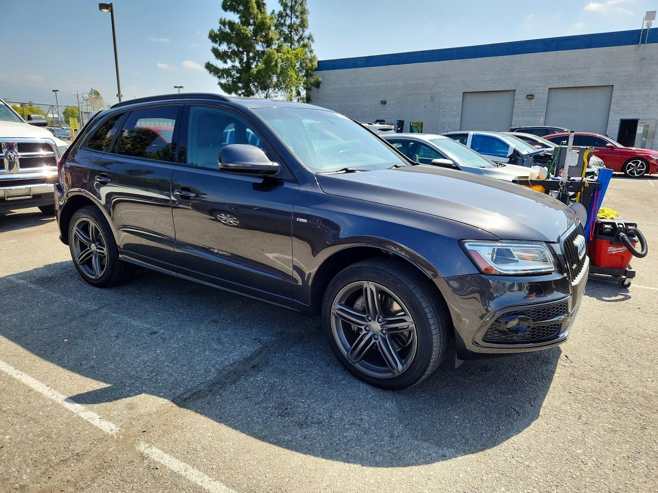 2014 Audi Q5 Premium Plus Gray vin: WA1DGAFP5EA050394