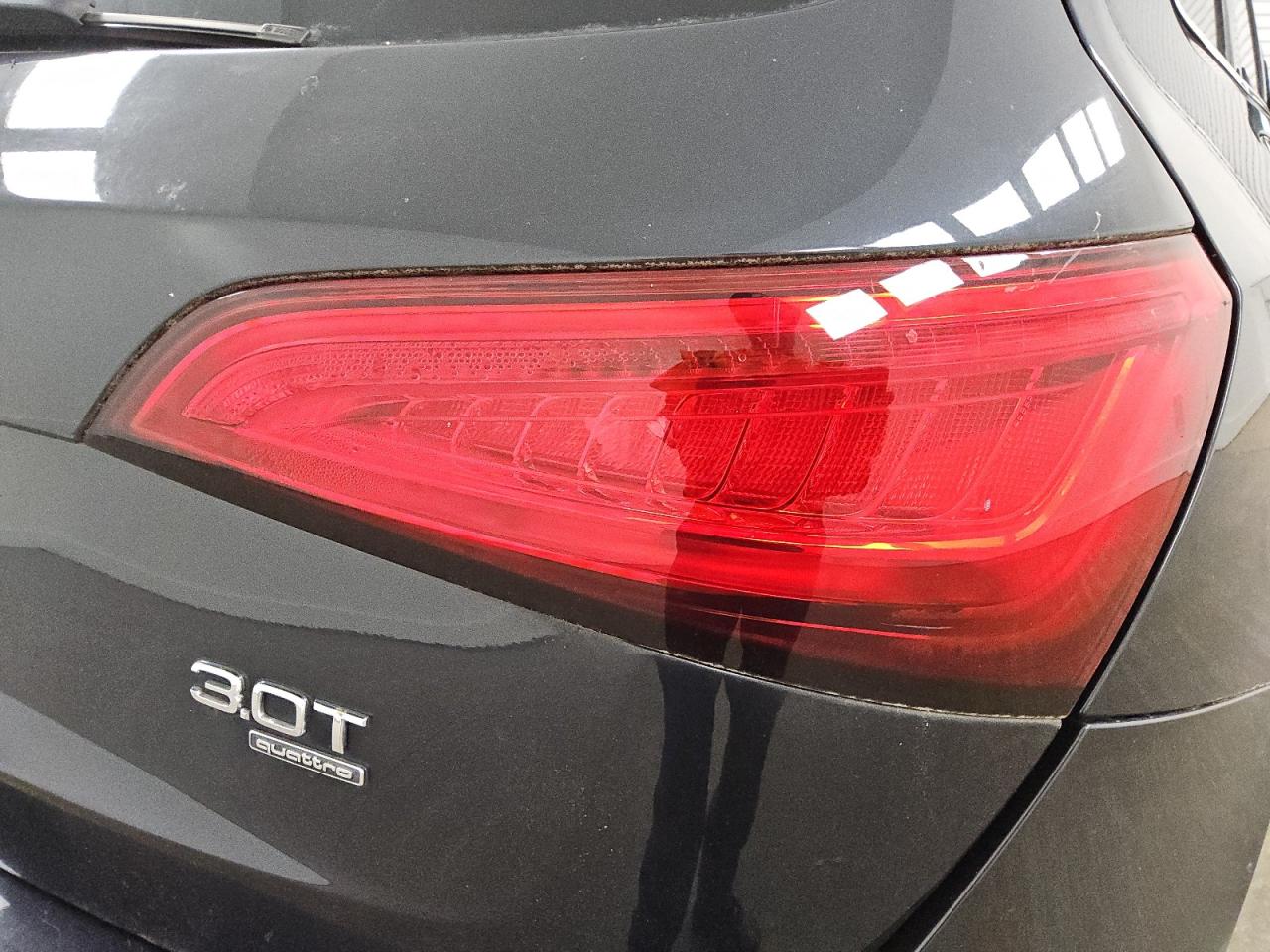 2014 Audi Q5 Premium Plus Blue vin: WA1DGAFP8EA062071 Damage: Right Tail Light, Water Damage, Replacement Required
