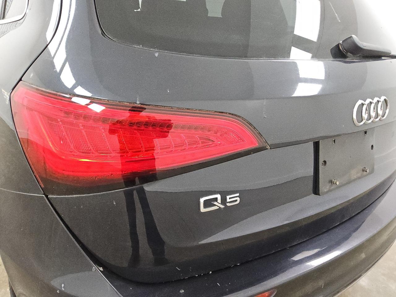 2014 Audi Q5 Premium Plus Blue vin: WA1DGAFP8EA062071 Damage: Lift Gate, Heavy Scratch, 1/2 To 1 Inch