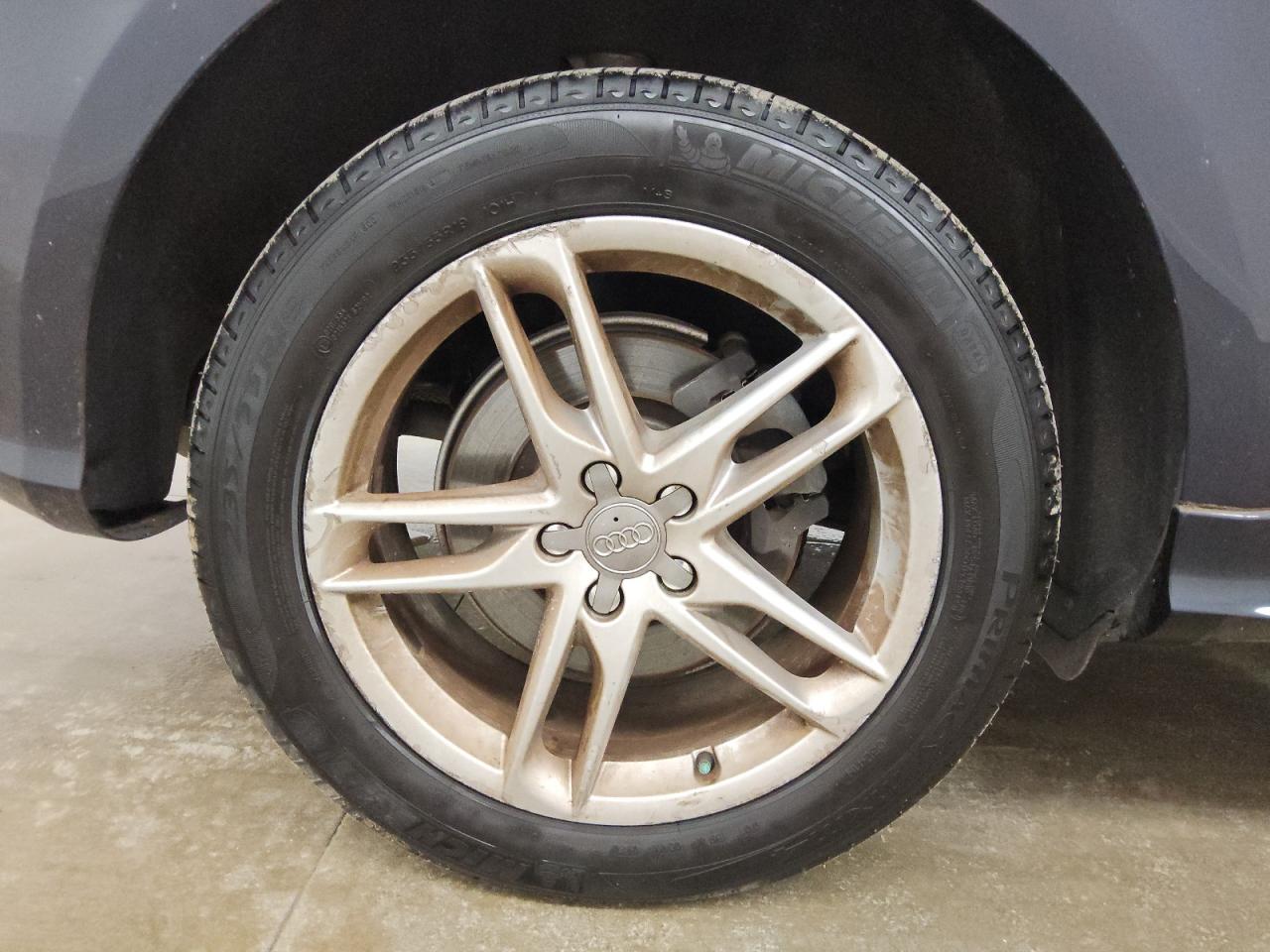 2014 Audi Q5 Premium Plus Blue vin: WA1DGAFP8EA062071 Damage: Right Rear Wheel, Curb Rash, > 12 Inches