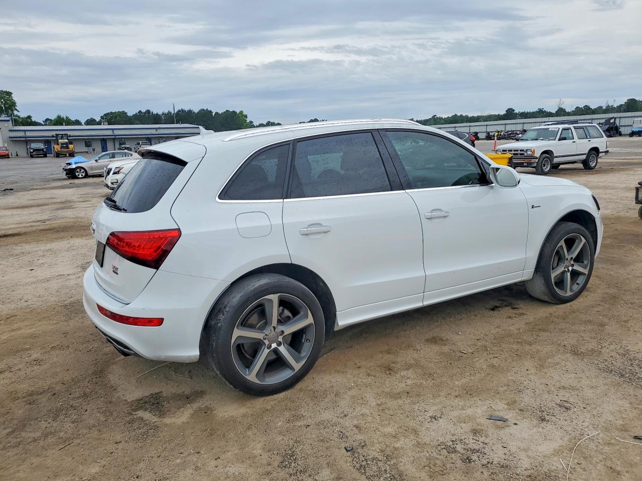 2015 Audi Q5 Premium Plus White vin: WA1DGAFP9FA123090