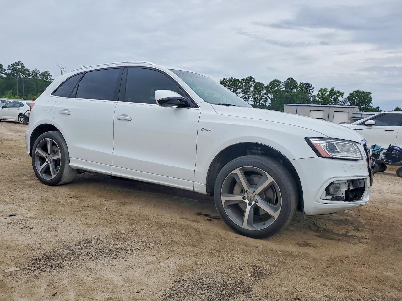 2015 Audi Q5 Premium Plus White vin: WA1DGAFP9FA123090