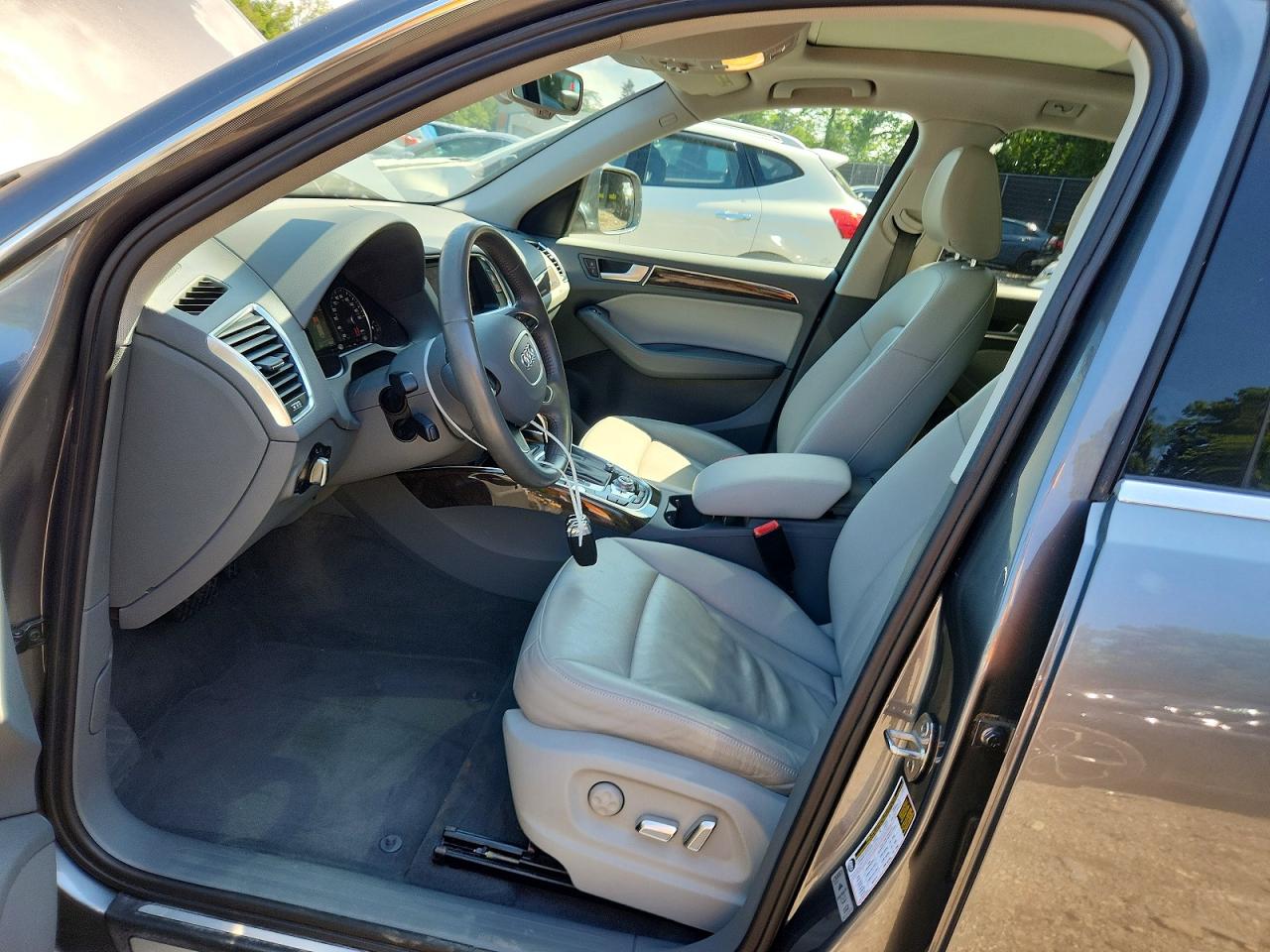 2014 Audi Q5 Premium Plus Gray vin: WA1DGAFPXEA110170