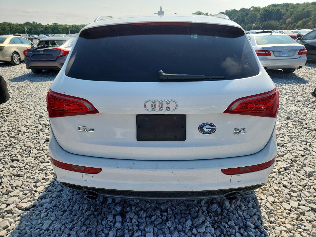 2011 Audi Q5 Premium Plus White vin: WA1DKAFP0BA116991
