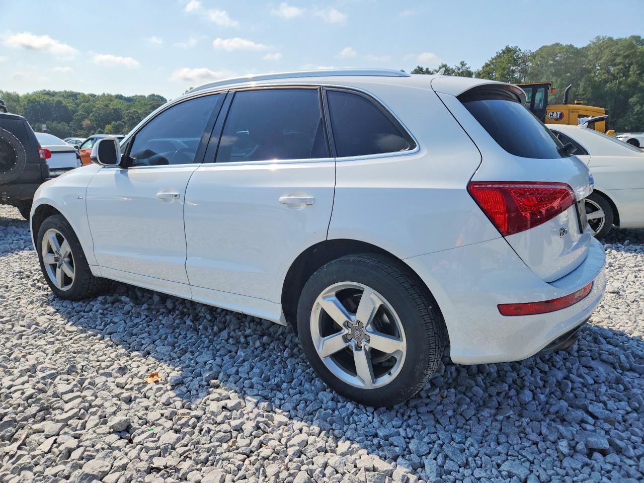 2011 Audi Q5 Premium Plus White vin: WA1DKAFP0BA116991