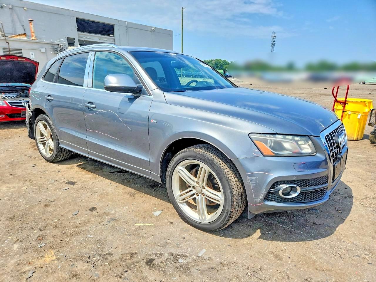 2012 Audi Q5 Premium Plus Gray vin: WA1DKAFP2CA113124