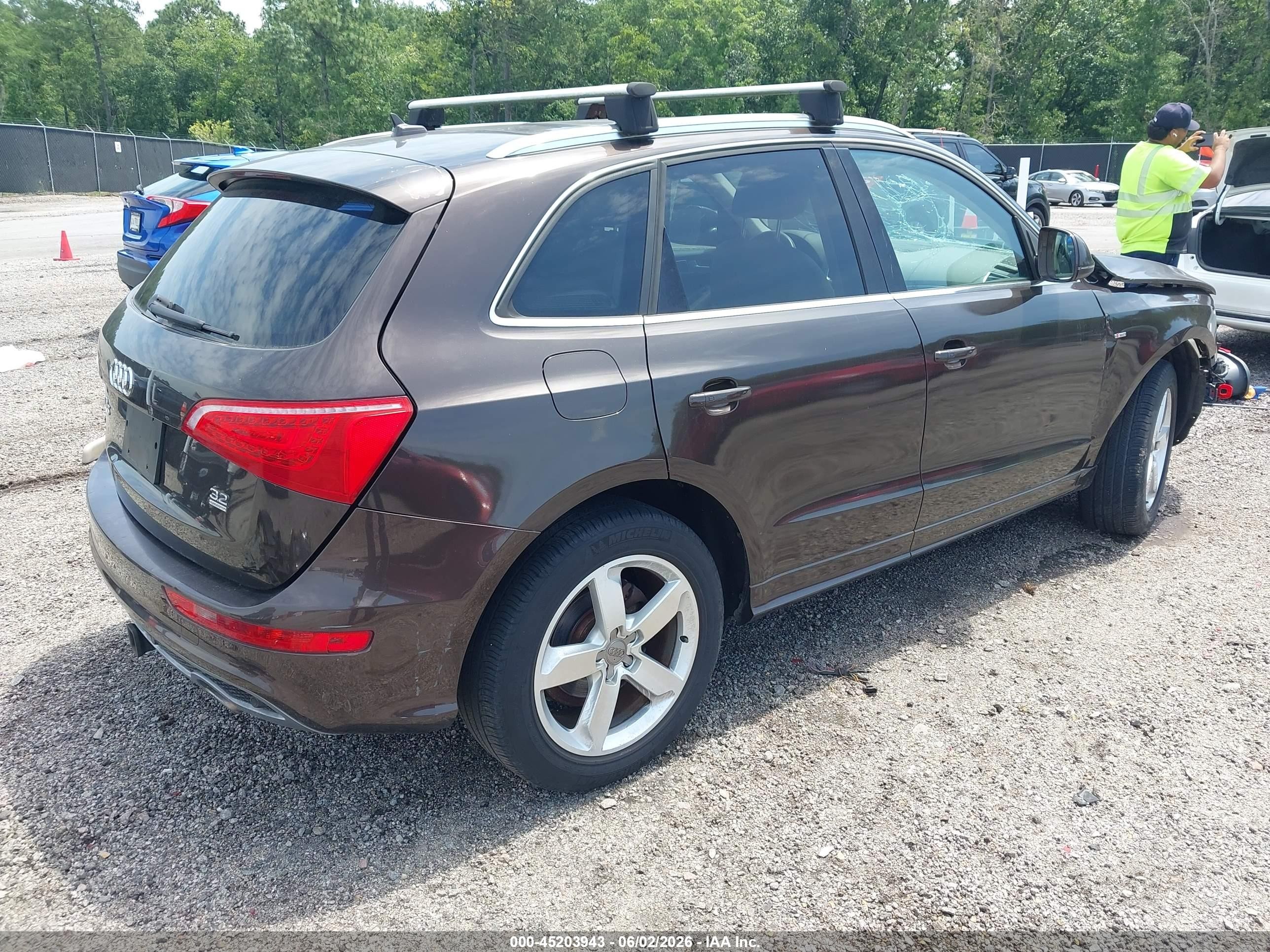 2011 Audi Q5 3.2 Premium Plus Black vin: WA1DKAFP3BA008607