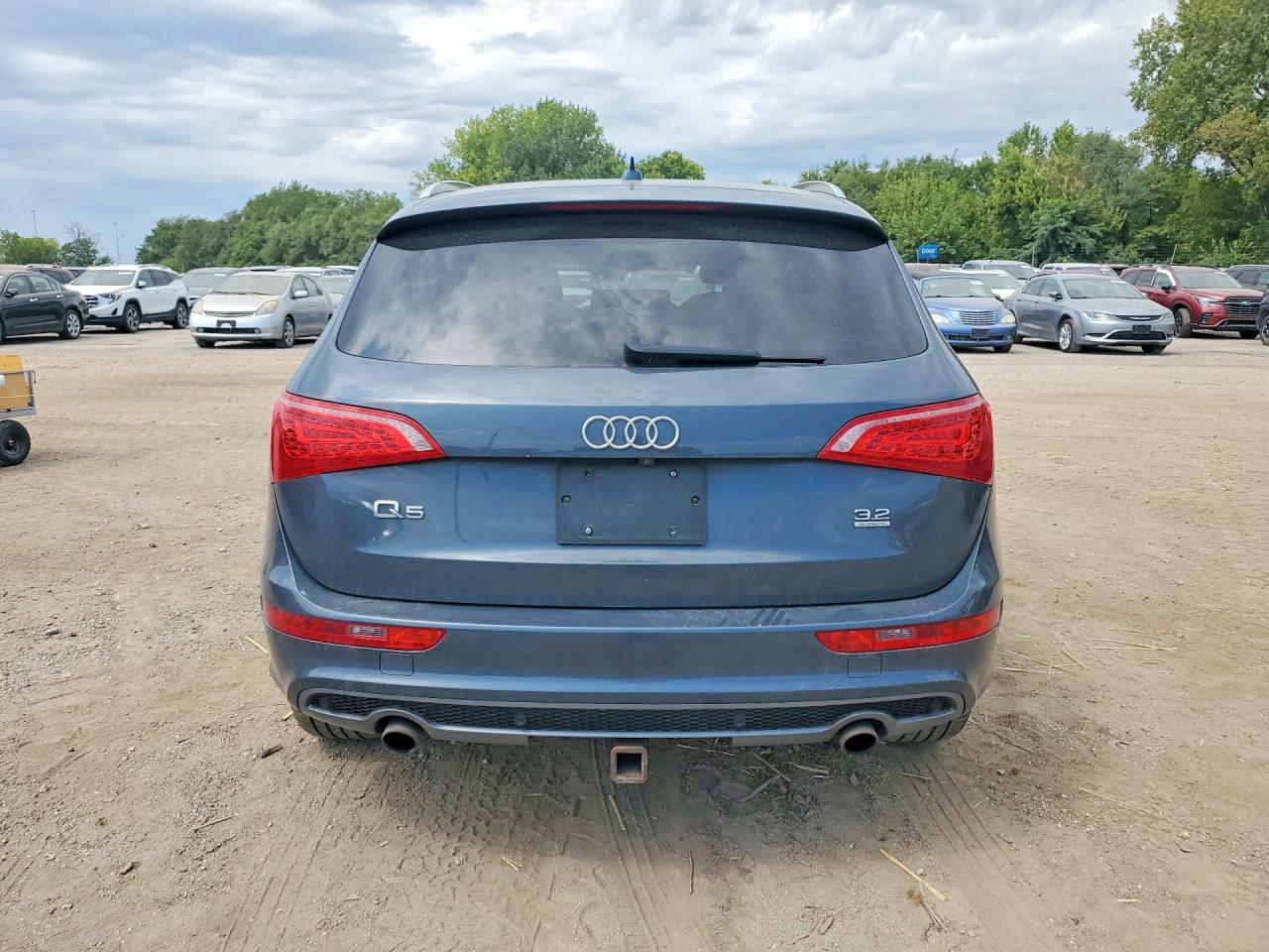2011 Audi Q5 Premium Plus Gray vin: WA1DKAFP3BA026623